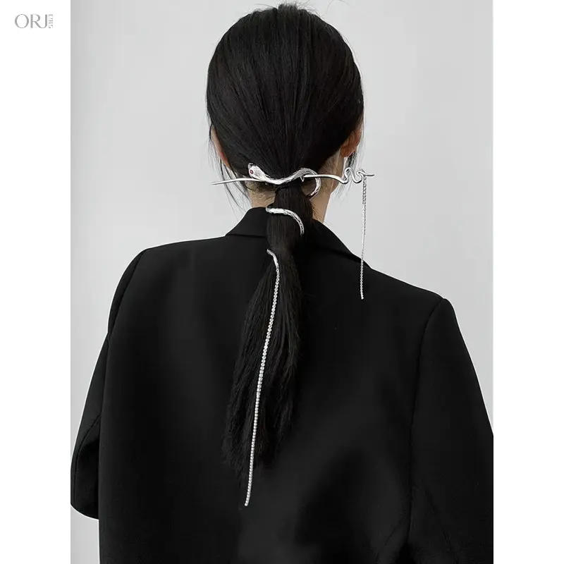 Y2K Snake Skull Tassel Claw Hair Clip, Elegant New Chinese Style Ponytail Hairpin, Unique High-End Trendy Hair Accessory For Women, Stylish Updo Head Ornament, Ideal Decorative Gift For Daily Party & Photoshoot