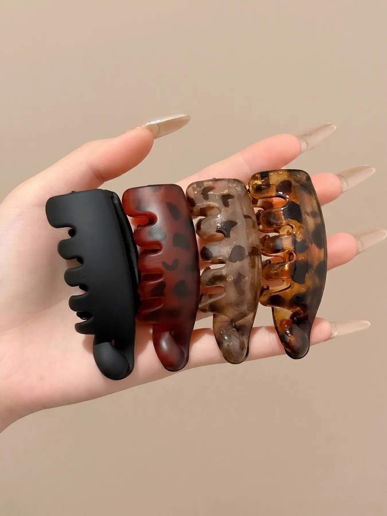4 Pcs Frosted Small Banana Clips, Women's Simple Casual Fashion Hair Clips, Hair Claws, Ponytail Clip, Ponytail Claw Clip, Bun Hair Clip, Cute Oval Shape, Non-Slip Daily Use, Oval Acrylic Clips