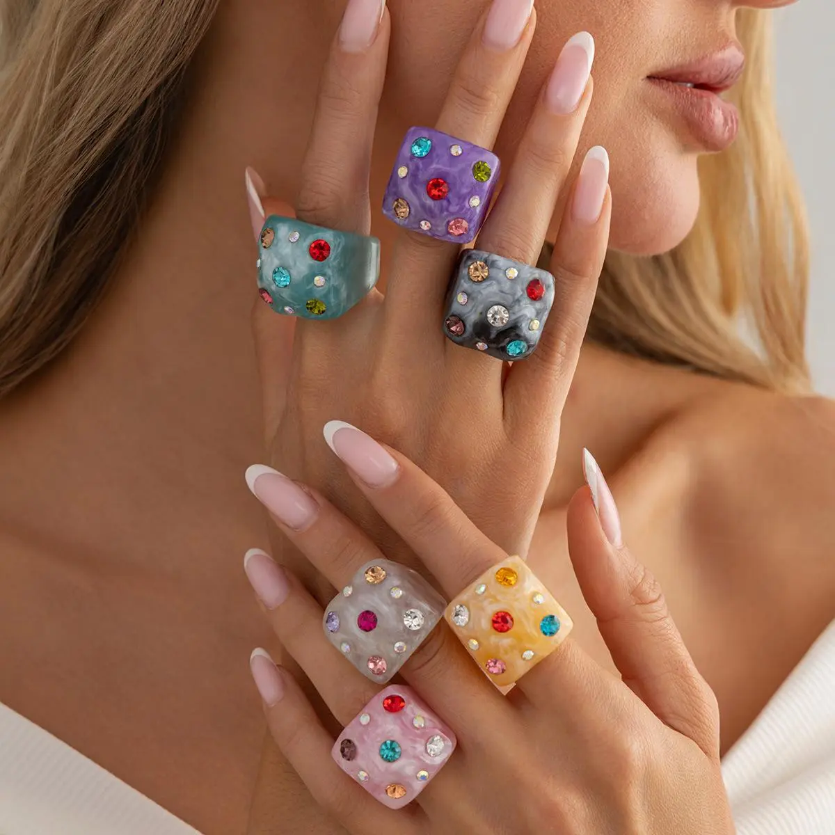 Main Character Energy Chunky Square Resin Ring Baddie Y2K Viral Marbled Acrylic Dome Ring with Colorful Rhinestones Effortless Glamour Statement Jewelry for Women