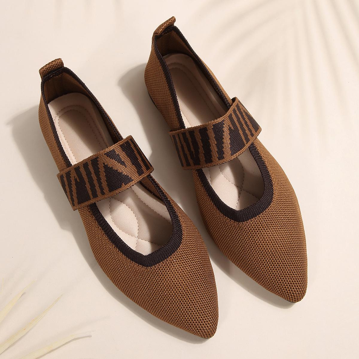 Women's Flyknit Slip On Sneakers Pointed Toe Flat Shoes Breathable Lightweight Comfortable for Work Daily Wear Fashion Casual Trainers with Color Matching Design