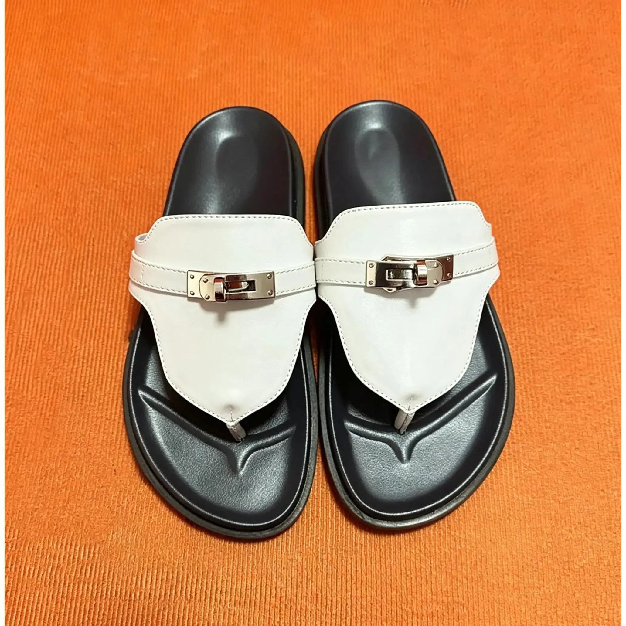 ReneChristine Women's Trendy Metal Buckle Flip-Flop Sandals, Casual Flat Thong Slides for Summer