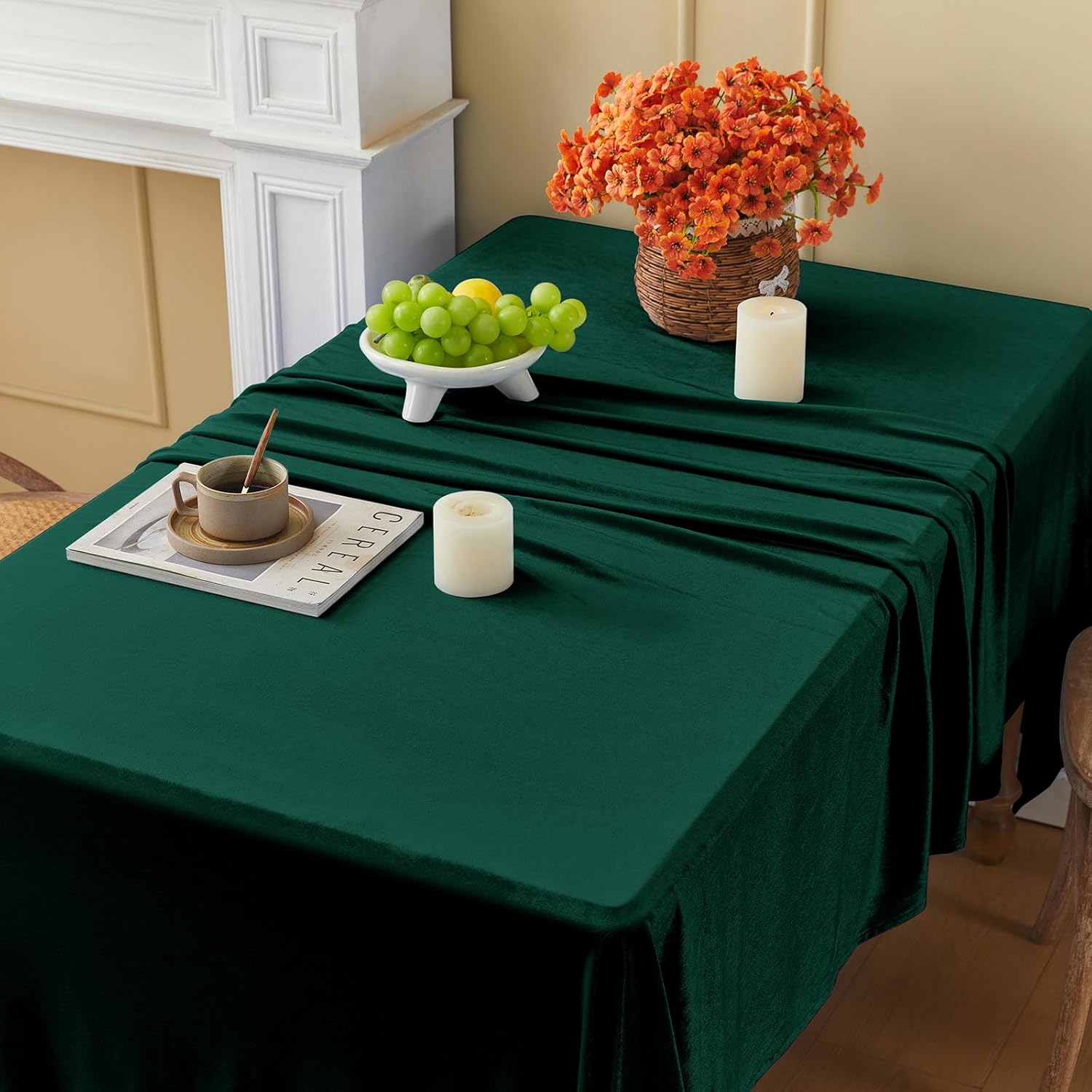 Christmas Green Velvet Tablecloth, 60 x 102 Inch Rectangle Table Cover, Green Table Cloth Smooth Luxury Tablecloth for Party