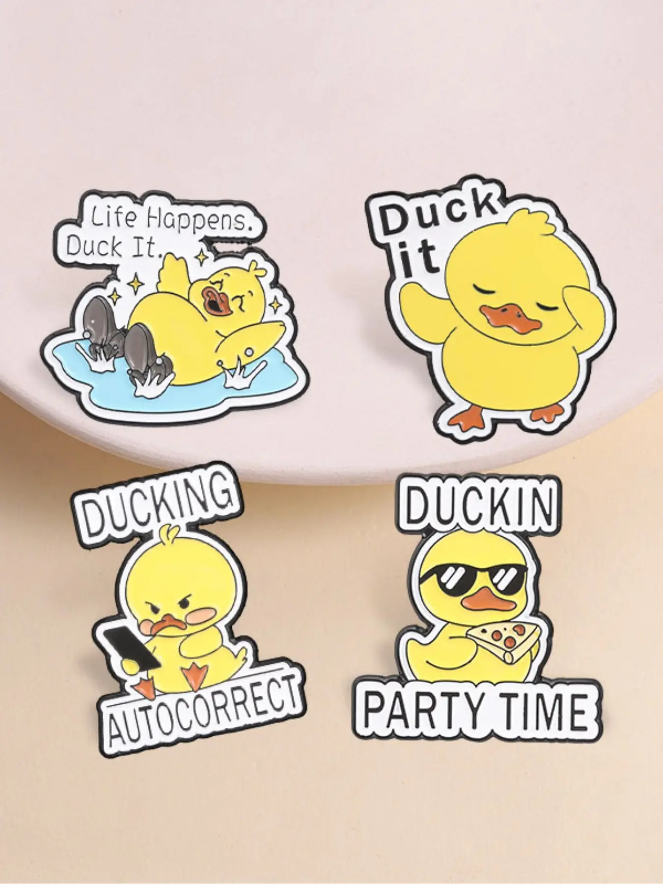 4 Pcs Cute Duck Enamel Pins, Brooches, Brooch Set, Lapel Pins, Decor Pins, Shaped Badges, Cartoon Animal Homophone Quote Design Badges, Fashion Accessories for Clothes and Backpacks, Best Gift for Duck Lovers