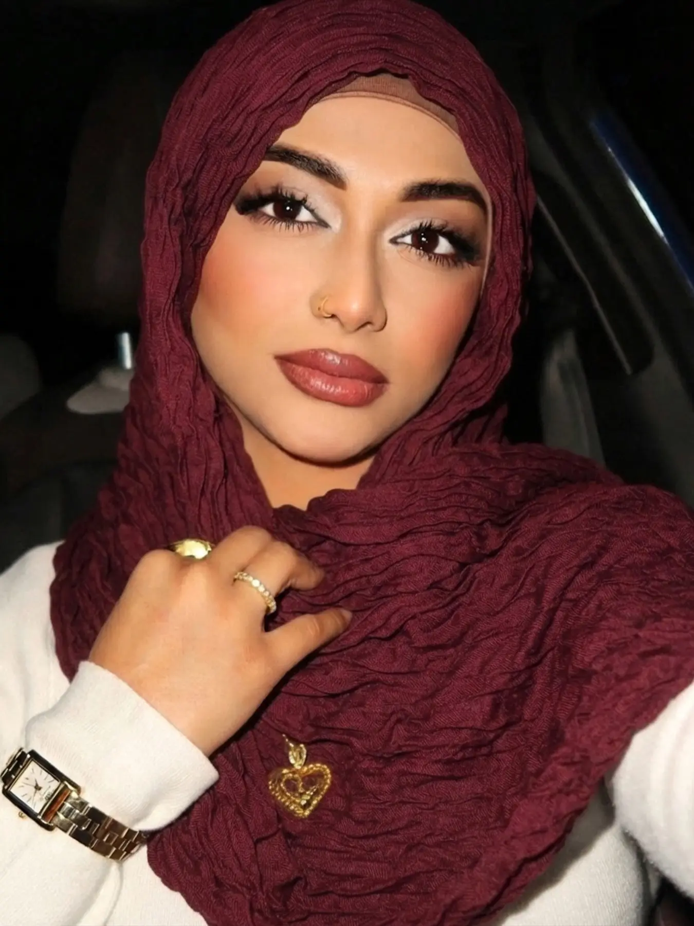Crinkle Pearl Yarn Hijab, Stretchy Lightweight Breathable Long Shawl, Muslim Headscarf Cover, Ideal for Daily Modest Wear, Comfortable and Stylish Cover-Up