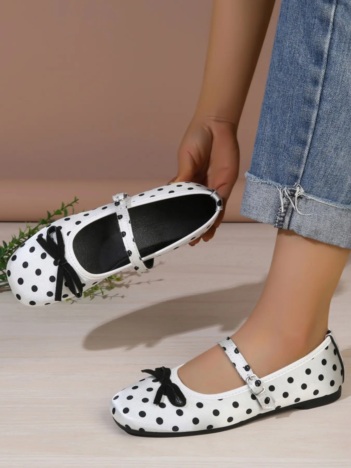 Women's Round Toe Mary Jane Shoes, Polka Dot Design, Comfortable Lightweight Casual Flat Shoes, Fashion Retro Leisure Shoes