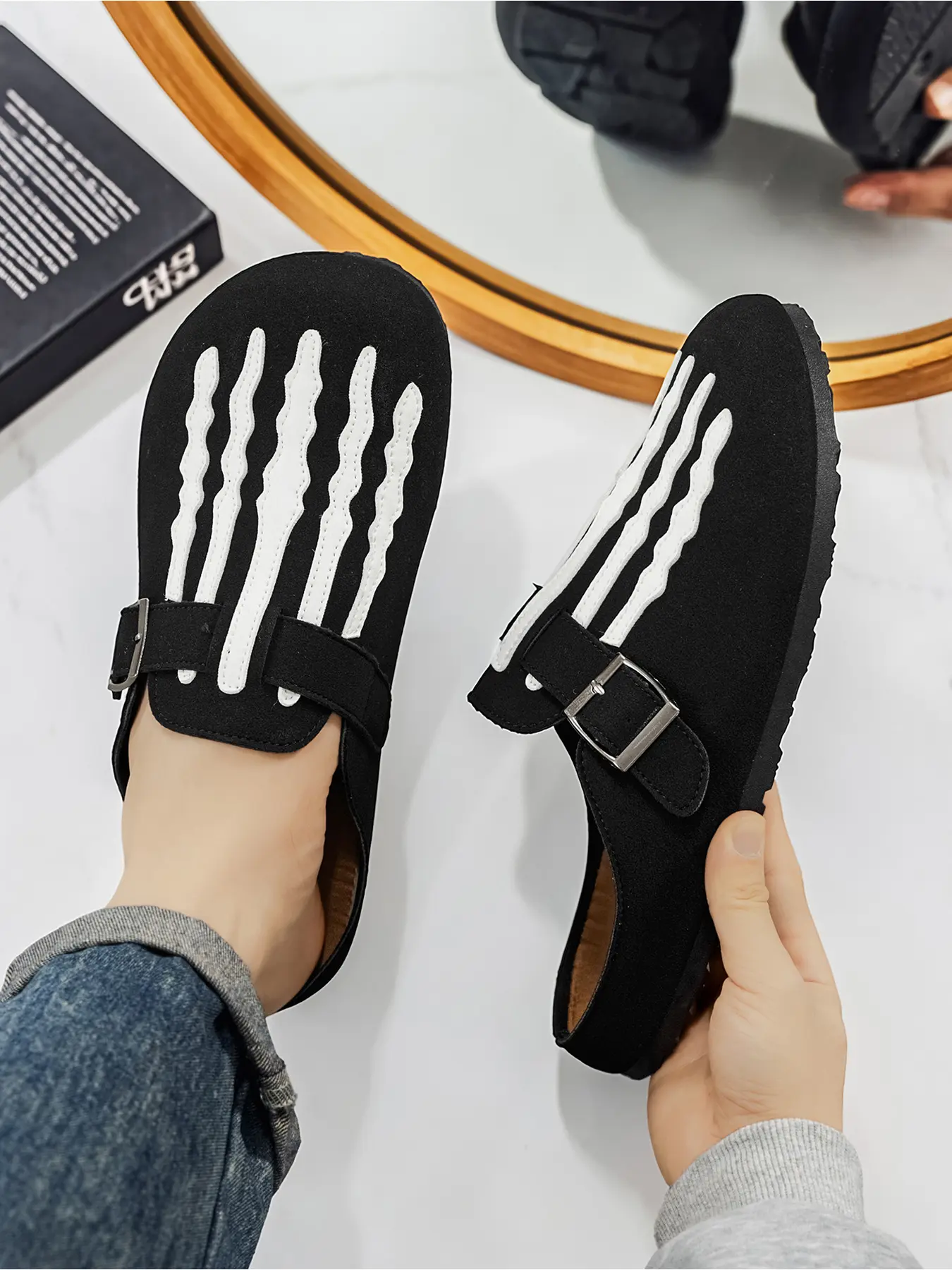 Classic Men'S Skeleton Bone Mule Clogs, Closed-Toe Faux Suede Upper Adjustable Buckle Strap Slippers, Non-Slip Flat Sole All-Match All-Season Shoes For Beach Outdoor Daily Casual Wear Skeleton Mule Slides