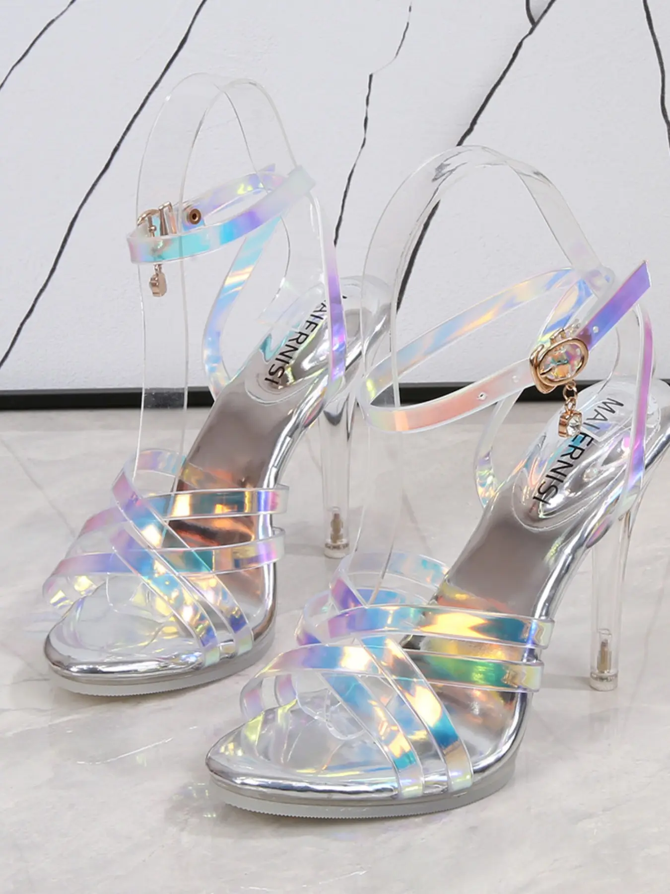 Transparent high-heeled sandals for summer wear, new 2026 style, sexy thin heel slippers, crystal sandals
