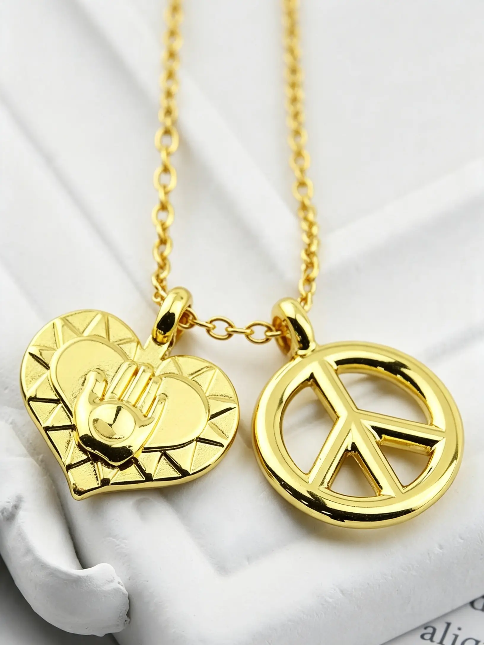 Heart Hand Peace Symbol Necklace, Vintage American Style, PVC Leather Chain, All Seasons Casual Jewelry, Perfect for Gifts