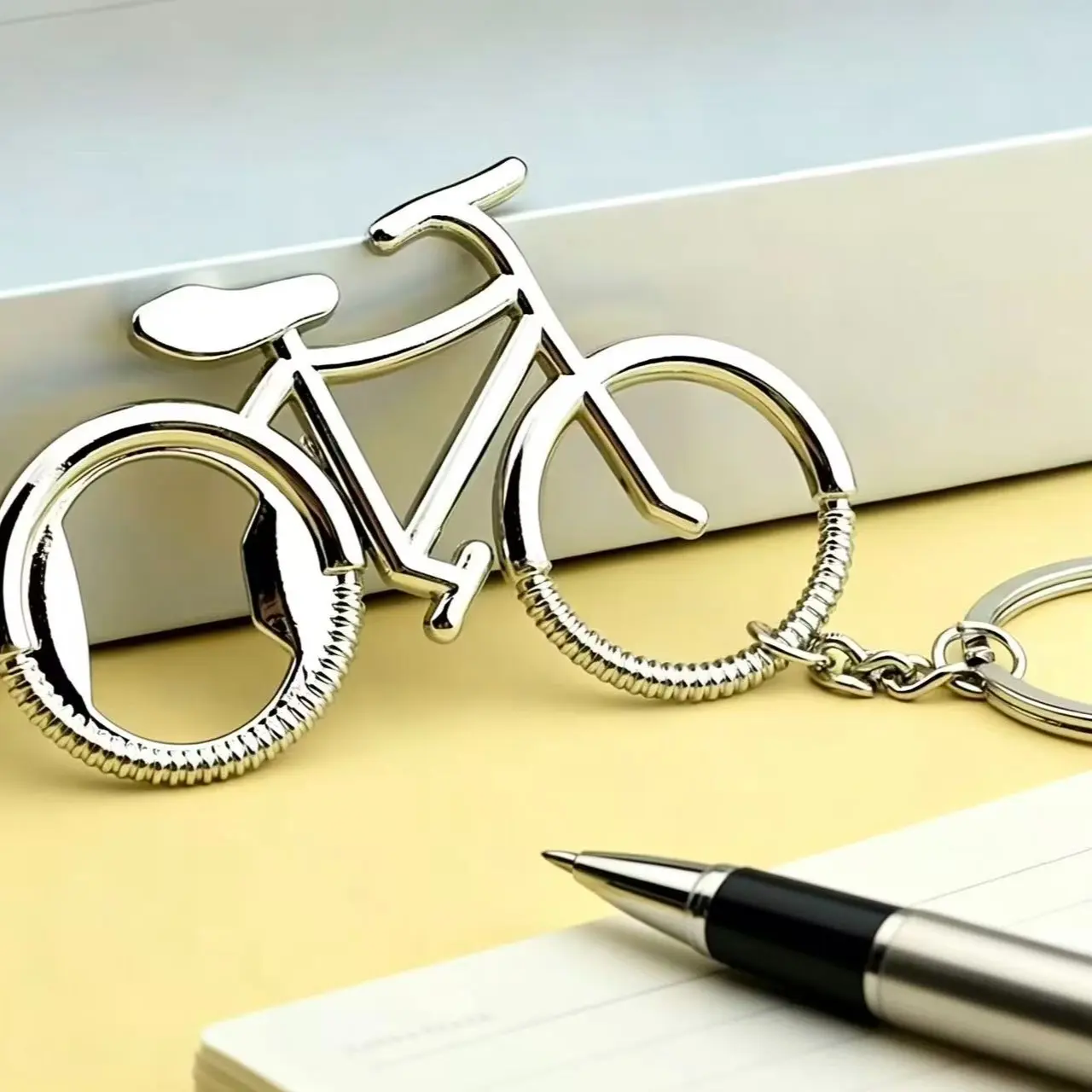 1 piece bicycle keychain bottle opener - creative metal keychain for beer opener - keychain pendant - durable and wear-resistant - high-quality small pendant as a gift at a reasonable price