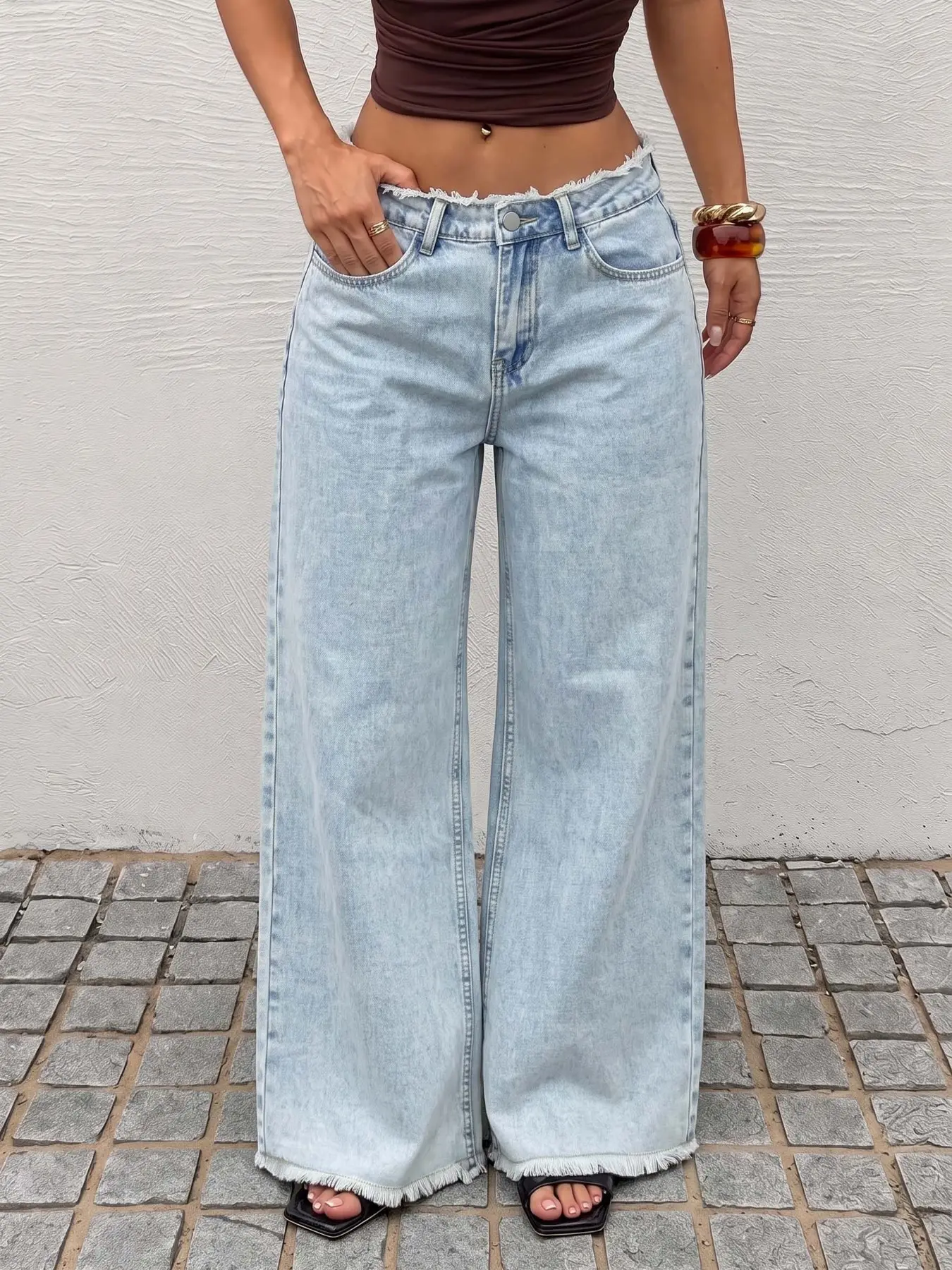 Chic Light Blue Acid Wash Wide Leg Jeans, Frayed Edge Design, Pocket Detail, Casual Loose Fit, All Season Wear, Trendy and Versatile