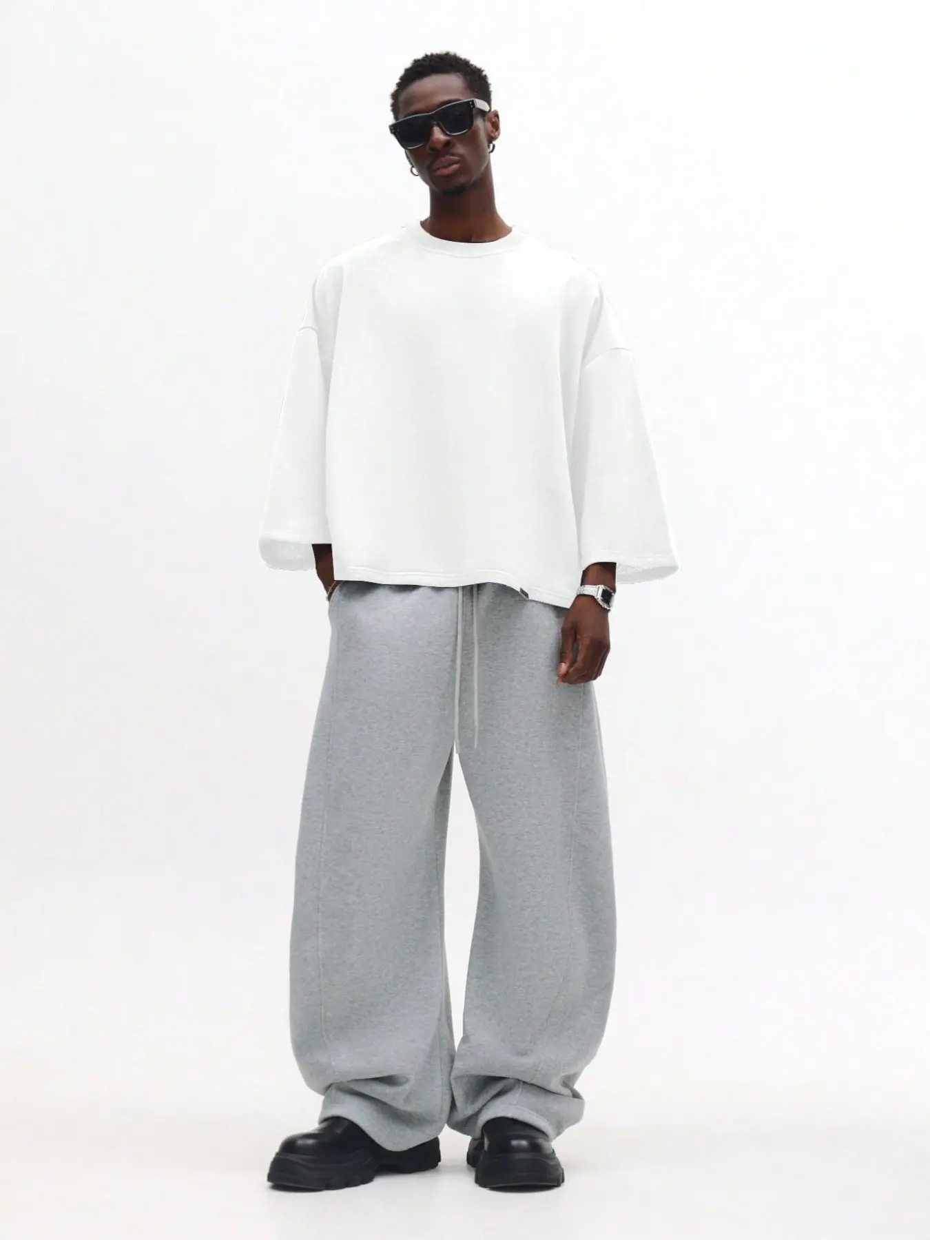 Minimalist Three-Quarter Sleeve T-Shirt, Loose Fit Drop Shoulder Short Tee, Streetwear Boys' Basic Inner Top, Small Metal Tail Clip at Hem