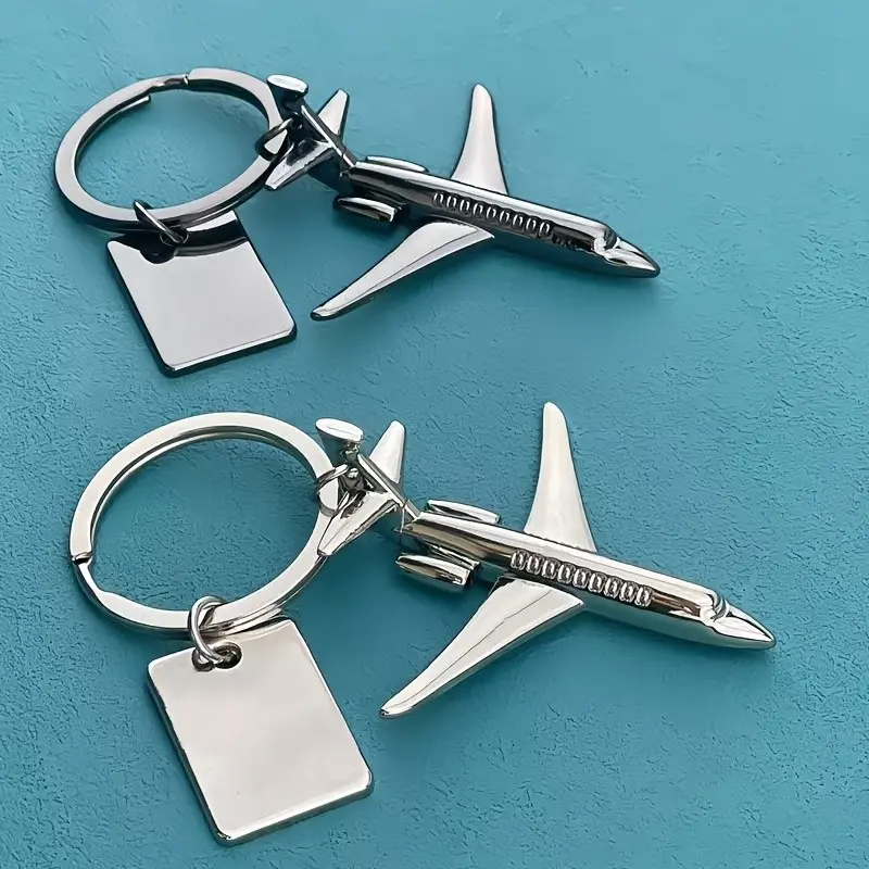 1pc Durable Metal Airplane Model Keychain - Sleek Metallic Finish, Unique Gift for Valentine's Day, Birthdays, Anniversaries, Ideal for Backpacks, Car Keys