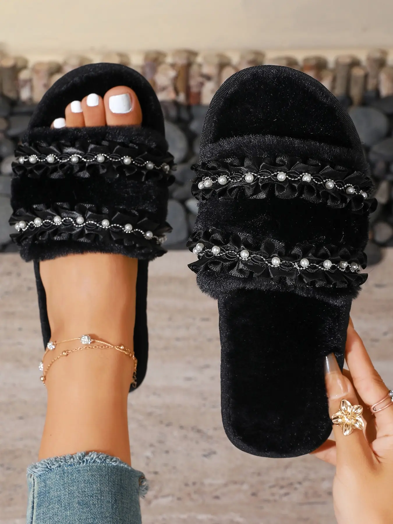 Soft Plush Women's Sandals, Skin-Friendly Plush with Pearl Trim, Flat Soft Comfortable, Versatile for Home and Outdoors