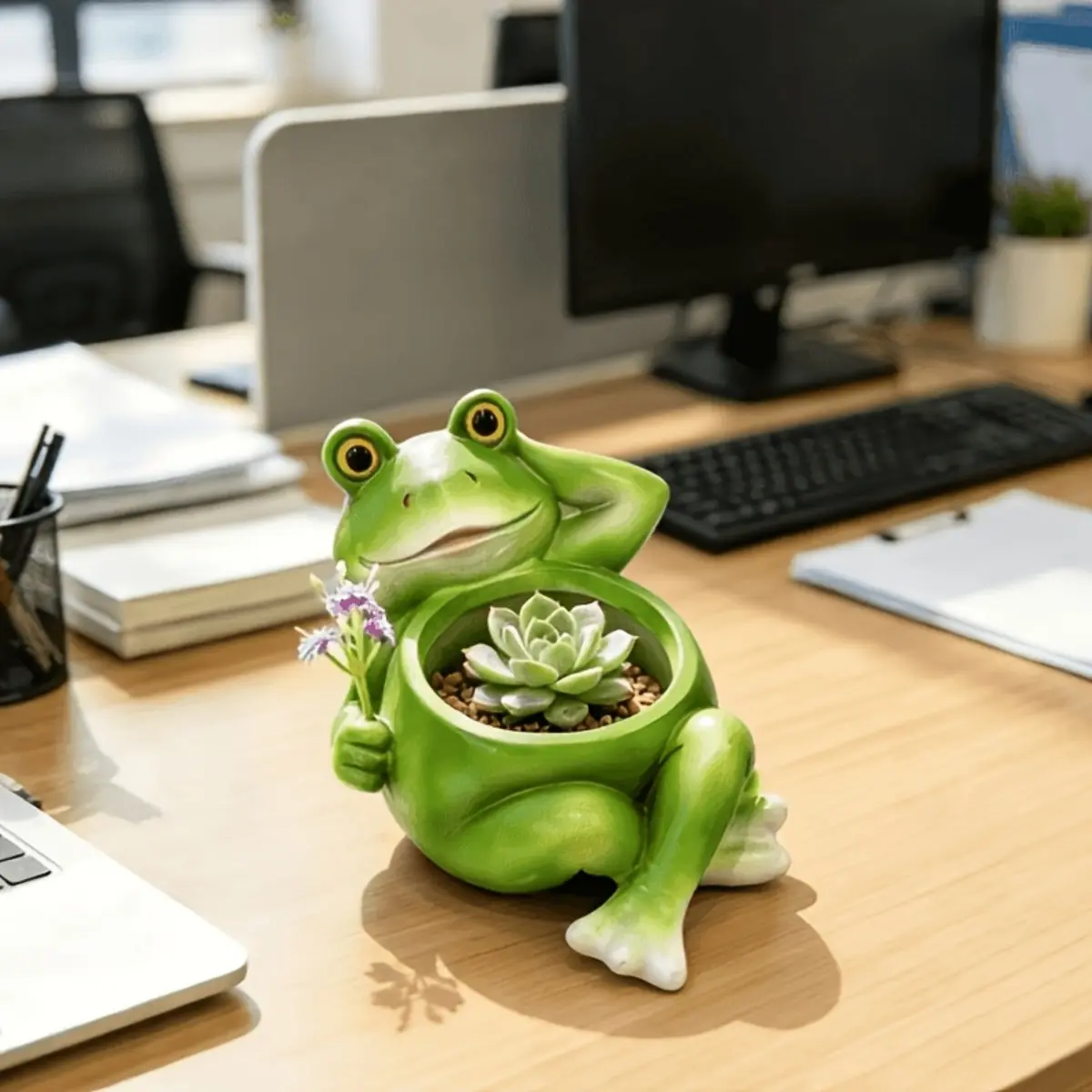Creative Lazy Frog Resin Planter, Cartoon Animal Flower Pot for Succulents Cactus and Small Plants, Decorative Indoor Outdoor Plant Container for Balcony, Patio, Garden, Living Room and Office Desk, Durable Weather Resistant Garden Ornament and Gift Decor