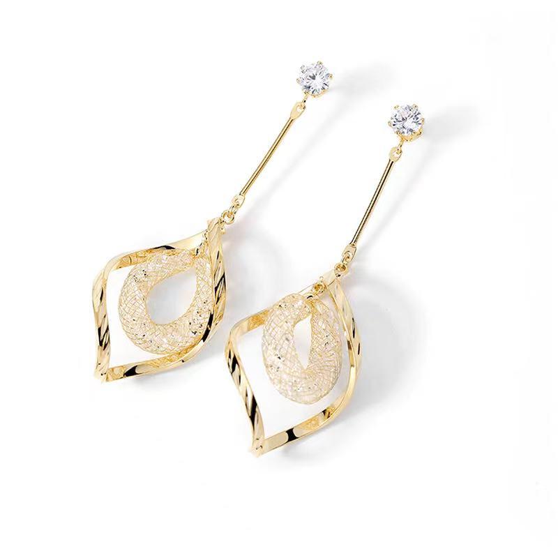 Elegant Long Spiral Clip-On Earrings | Minimalist Sophisticated Style | Versatile Daily Wear | Ideal Valentine's Day Gift for Friends