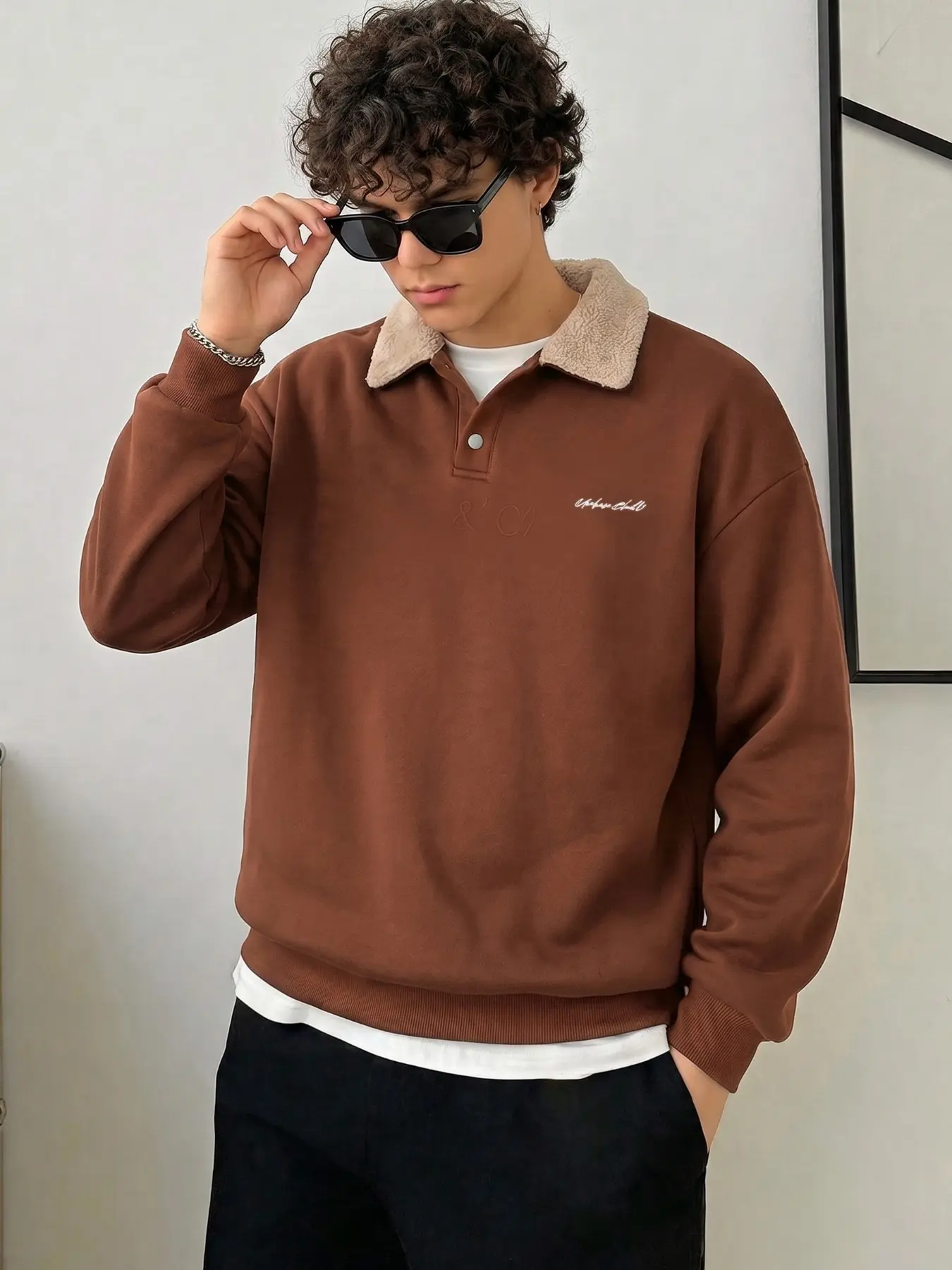 Men's Casual Brown Polo Sweatshirt with Fleece Collar, Letter Print Preppy Style Pullover, Soft Long Sleeve Top for Men, Perfect for Daily Wear, Casual Outfits, Street Style and Fall Winter Fashion