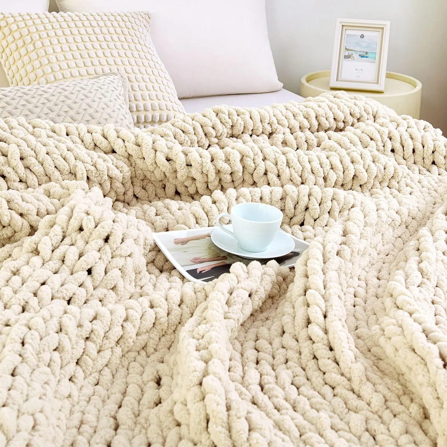 Chunky Knit Blanket Throw,  Hand Knit Chenille Throw Blanket for Sofa &  Decor, Soft and Cozy Knitted Throw Blankets (,40"x50")