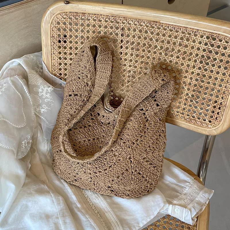 Versatile single-shoulder straw bag for women, high-end handmade cotton woven bag, large-capacity beach vacation tote bag