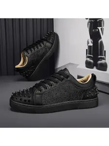 Spring New Punk Style Rivet Board Shoes for Men, Block, Glossy Rhinestone, Low Top, Soft Sole, Anti-Slip, Trendy Casual Flat Shoes