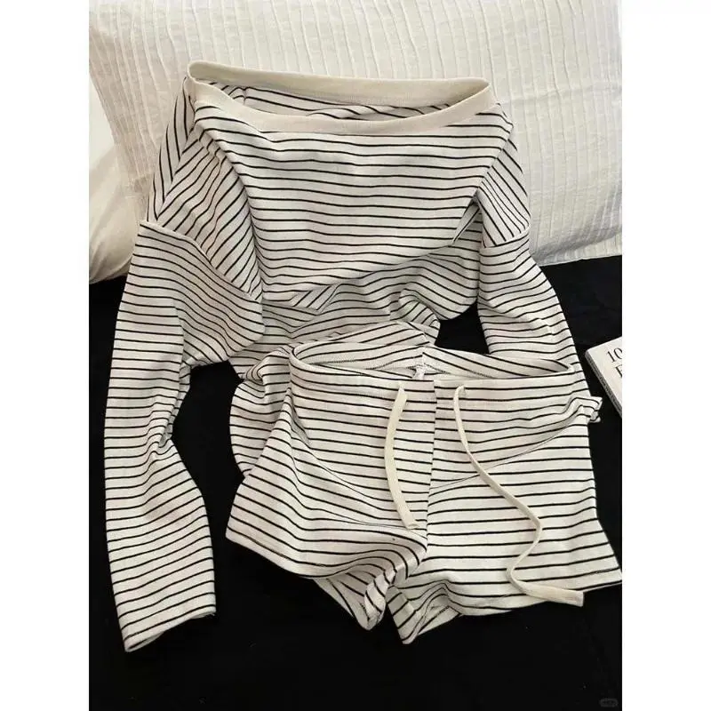 Women's 2-Piece Pajama Set, Korean Style Striped Plaid Long-Sleeve Button-Up Shirt and Shorts, Casual Polyester Sleepwear, Longsleeves, Clothes, Pj Sets For Women, Stitched Plaid, 2 Pieces, Shorts Above Knee, Multi-Size, Cute Pajamas, Knee-Length, Long Sl