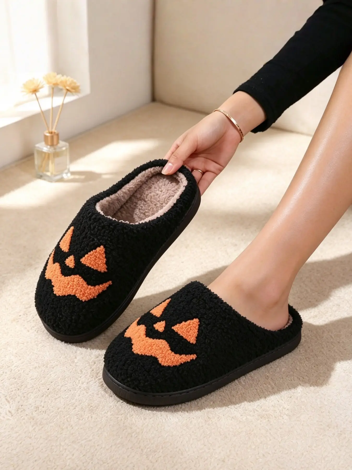 Women's Halloween Pumpkin Teddy Faux Fur Slip-On Shoes, Cozy Indoor Slippers, Soft Sole Anti-Slip, Fashionable Casual Home Wear