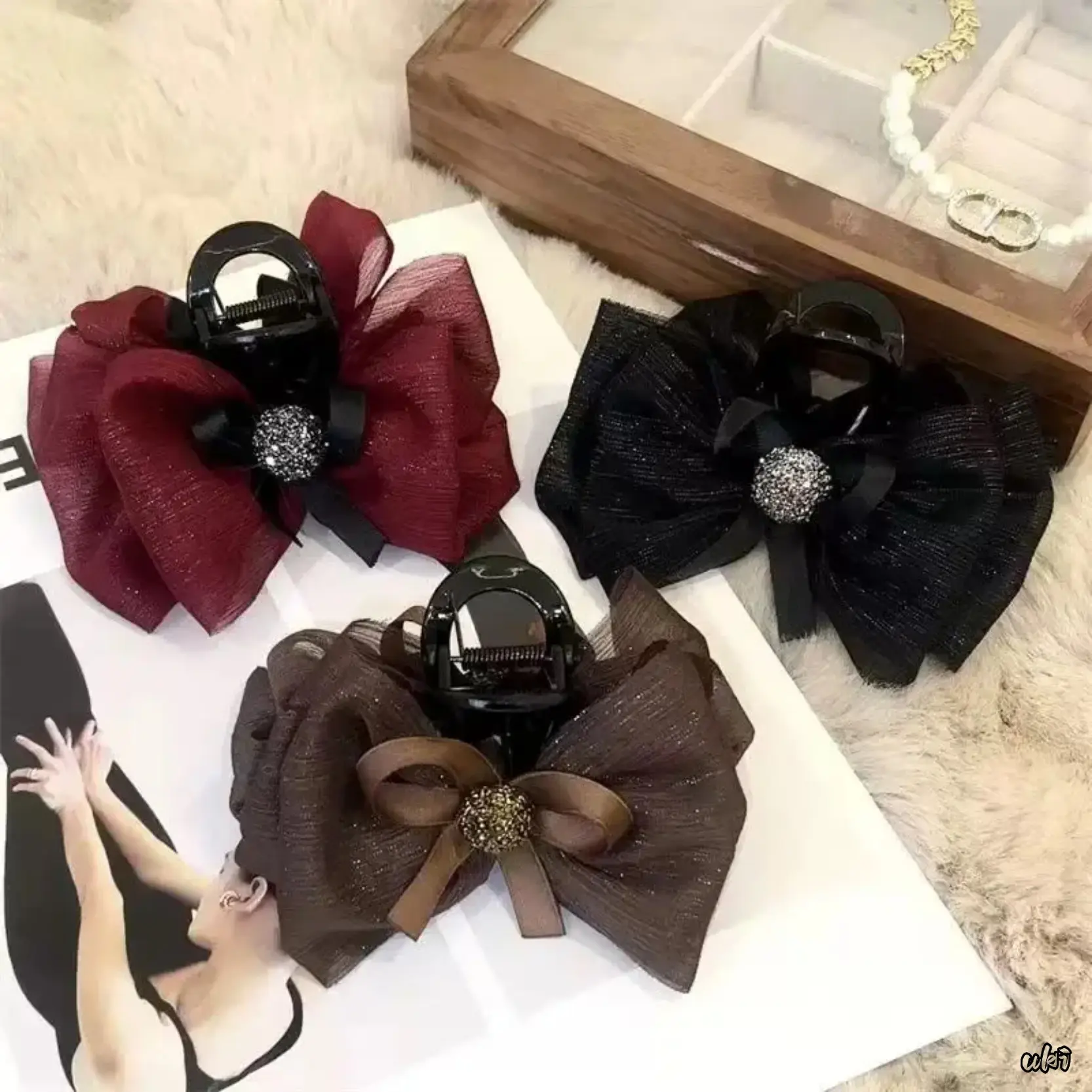 Women's 3-Piece Bow Shape Bag Accessories, Red Fabric Hair Clips with Silver Metal Accents, Lightweight Travel Shawl Pins for Banquet & Daily Use