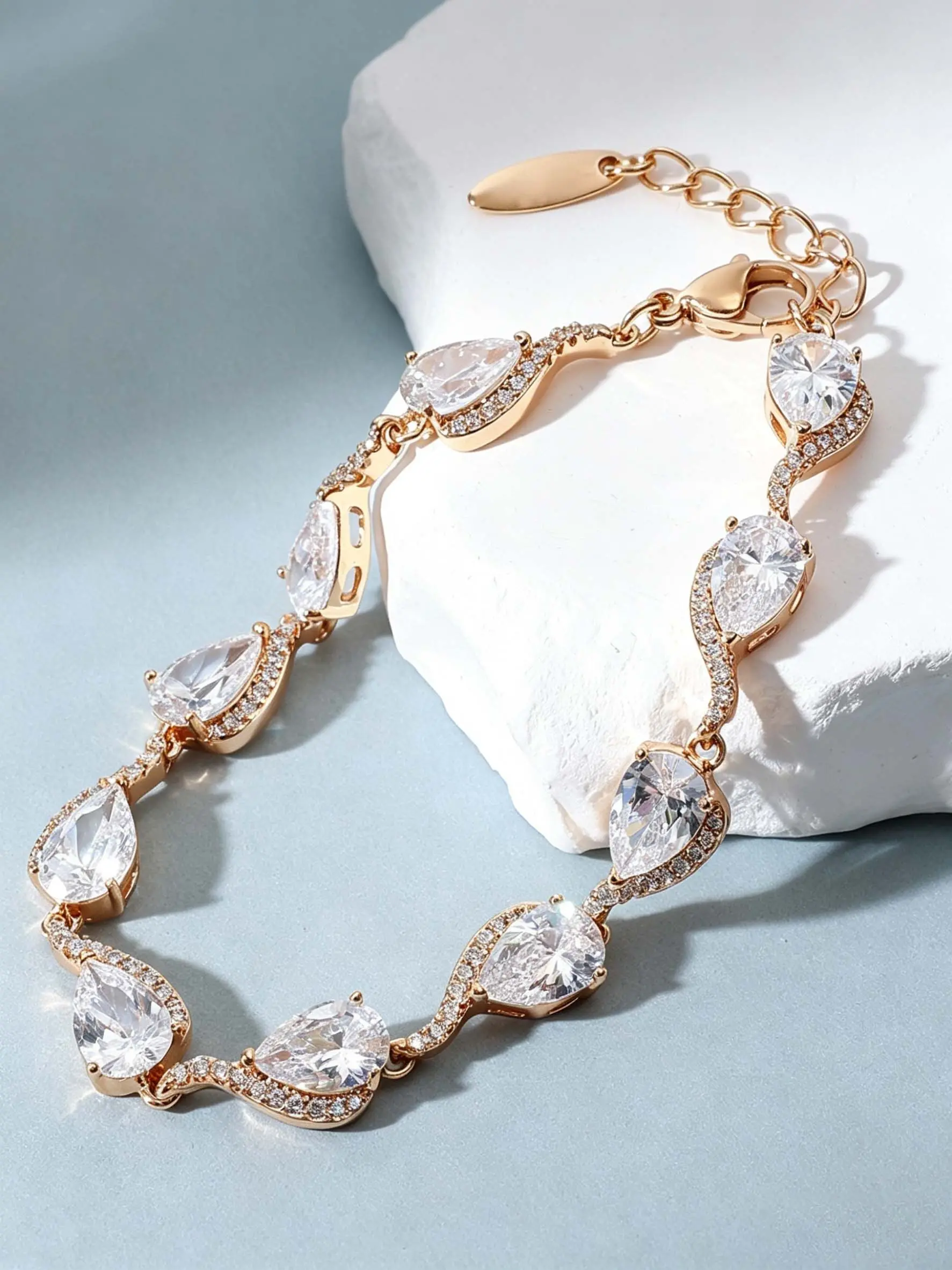 1pc Unique Design Teardrop Full Diamond Bracelet Luxury Elegant Exquisite Jewelry Special Wave Shape One Of A Kind Beautiful Gift Box For Women Daily Commute Dating Party Holiday Gift Wear