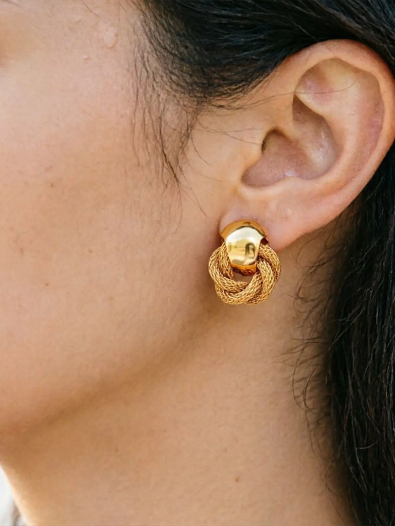 European and American Simple Round Wrap Earrings, Fashionable Unique Small Crowd Ear Rings, Light Luxury High-End Women's Jewelry