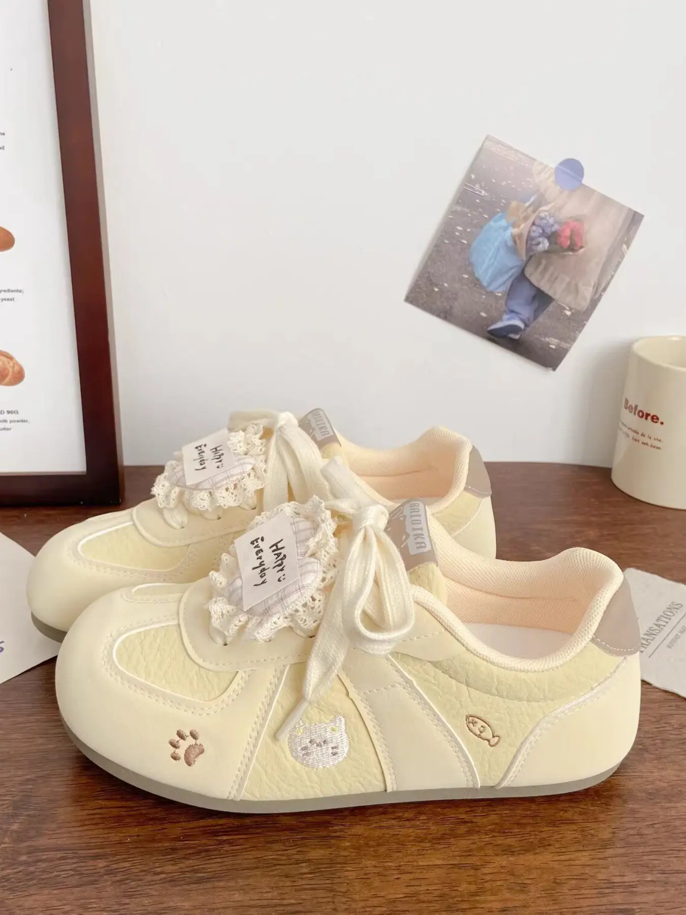 Japanese Style Girl Fashion Cat Embroidery Agan Shoes, Lace Tag Versatile Flat Sneakers, Cute and Stylish Footwear for Girls, Trainer Footwear