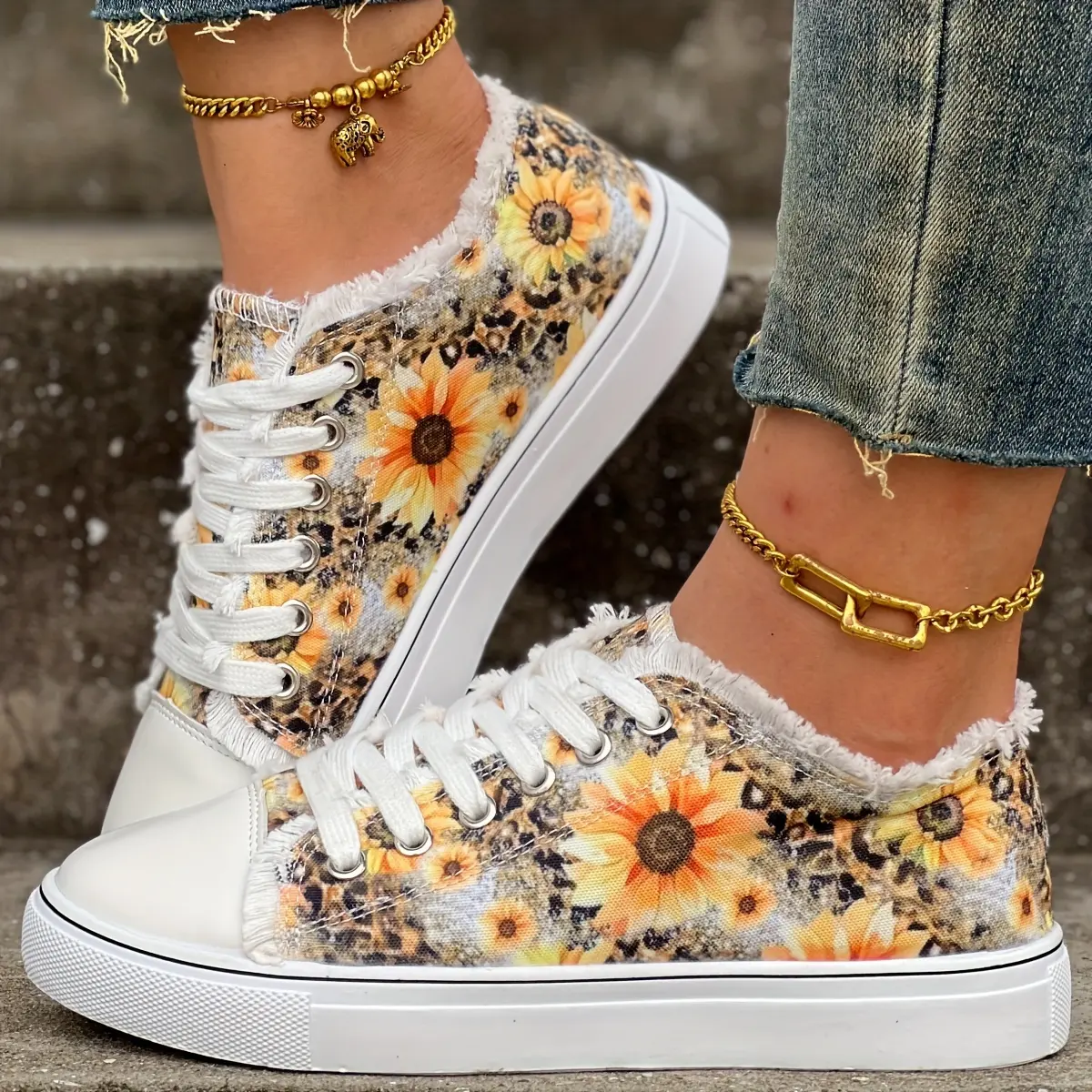 Women's Fashion Sneakers, Yellow Sunflower Print Casual Low Top Lace-Up Walking Shoes with Round Toe and Fabric Upper, Sports Shoes, Laces, Flat, Everyday, Yellow+Us 6, Footwear