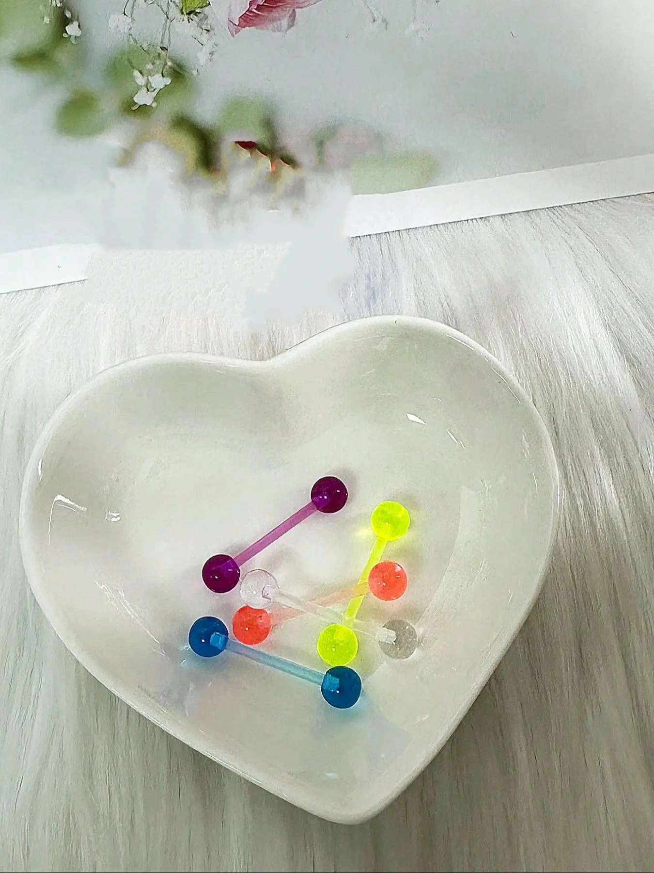 Color Random Glow Tongue Rings Set, Fashion Nightclub Party Body Jewelry, Unique Gift Idea for Friends & Family, 5 Piece Kit