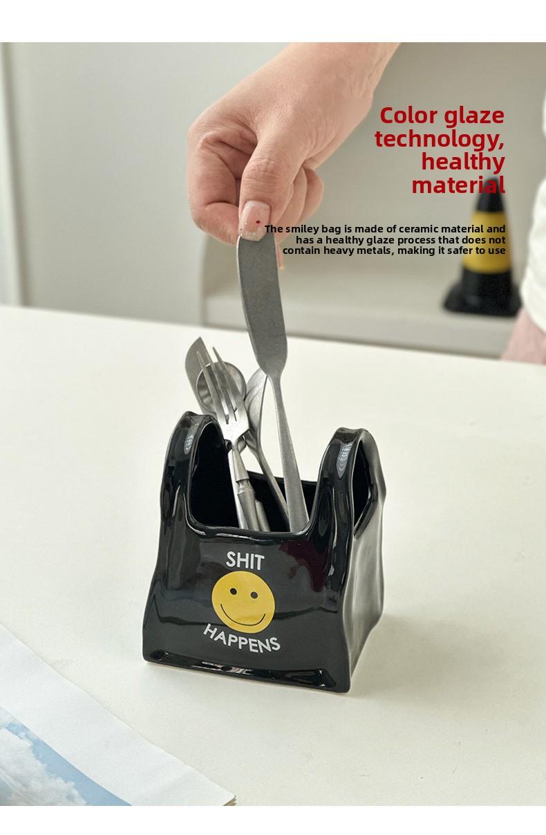 Personalized handbag-style desktop creative ceramic pen holder, remote control and stationery storage box, makeup pen storage bucket, small decorative item