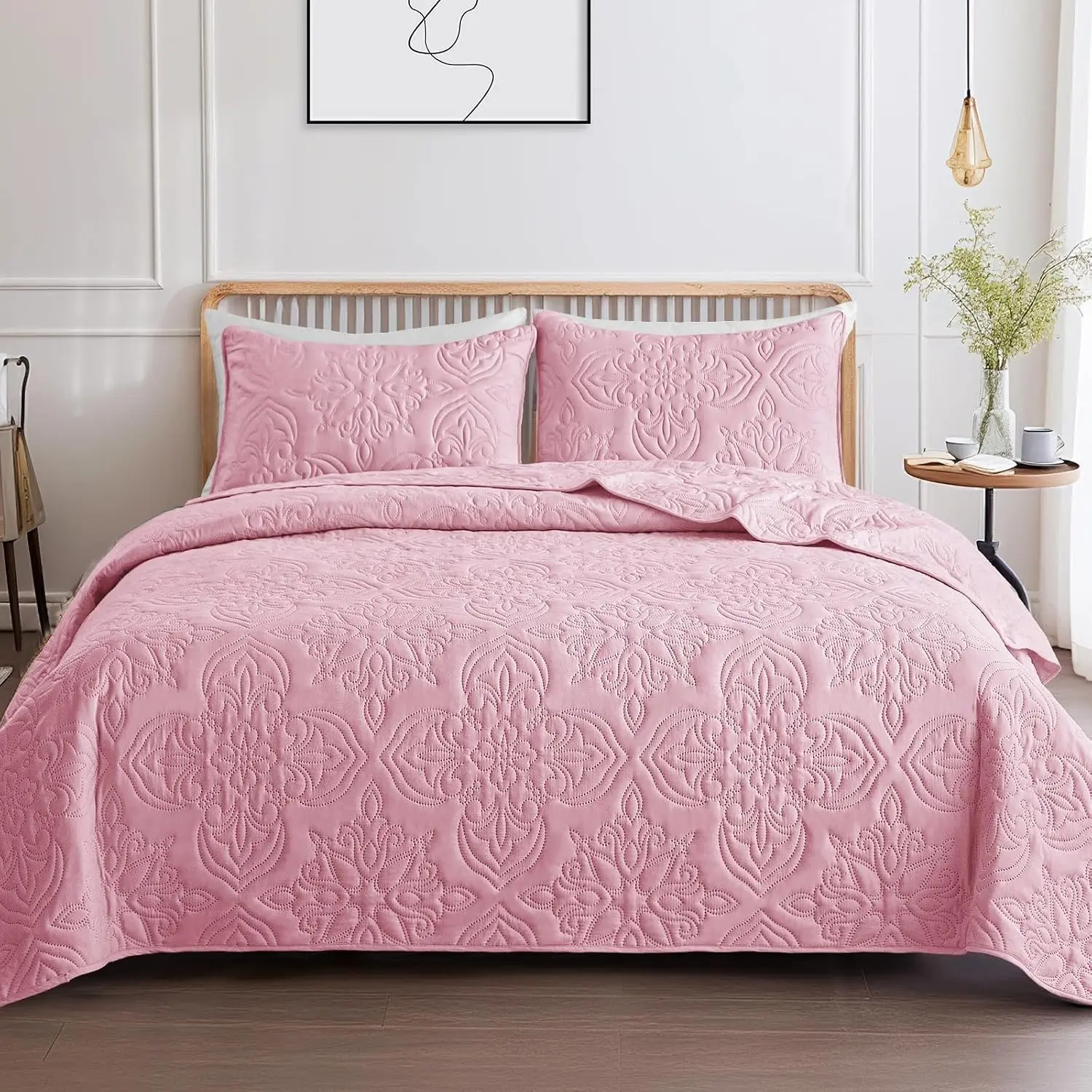 Vintage Damask Reversible Queen Quilt Bedding Set, 3 Pieces Pink Lightweight Breathable Ultrasonic Coverlet with 2 Pillow Shams, Bedspread for Queen BedGift