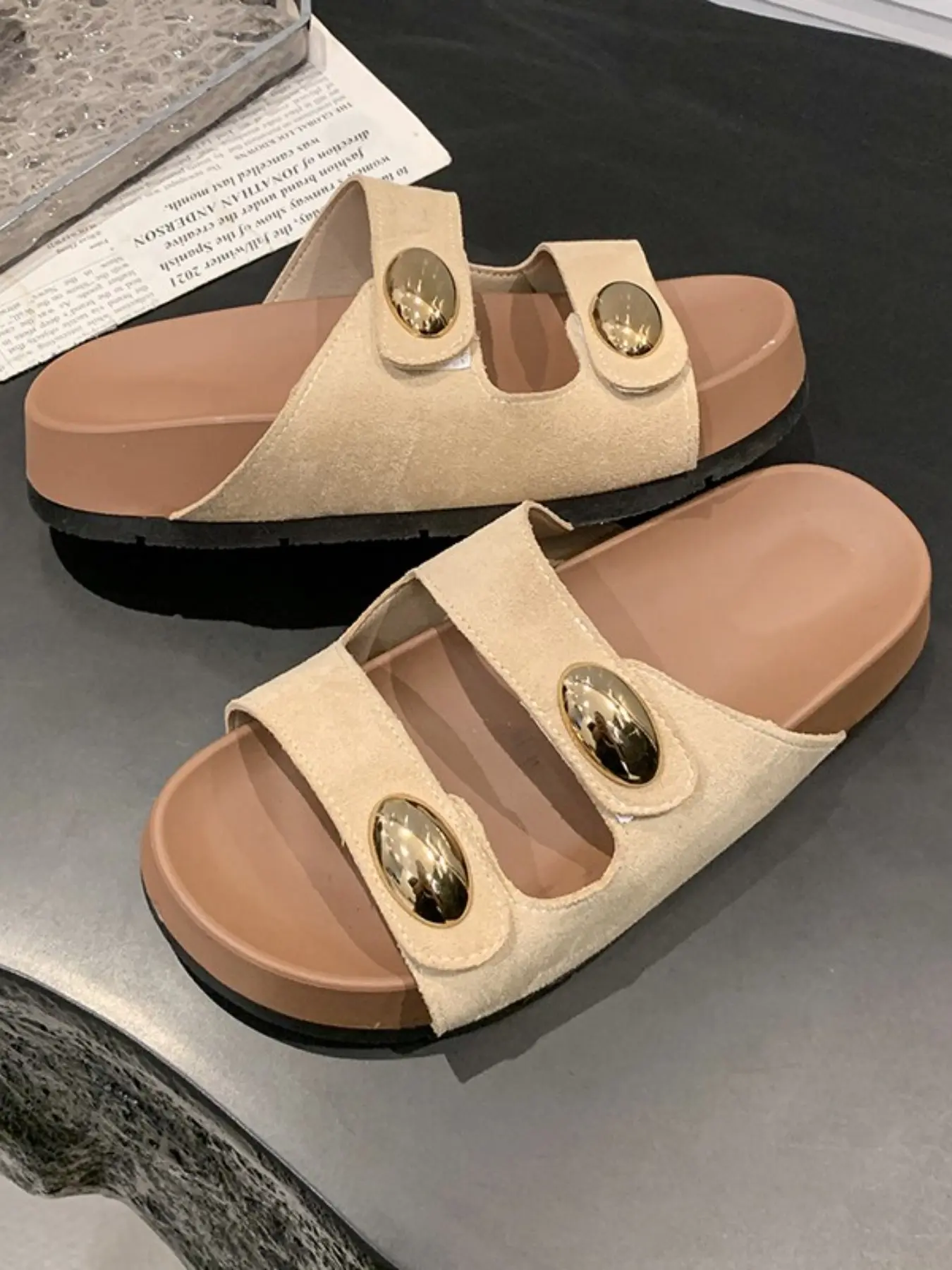 Women Open Toe Platform Slide Sandals Trendy Dual Wide Straps Oval Metal Ornament Buttons Suede Look Slip On Birken Mule Slides Camping Shopping Casual Daily Outdoor Errands 3 Colors Beige Pink Yellow