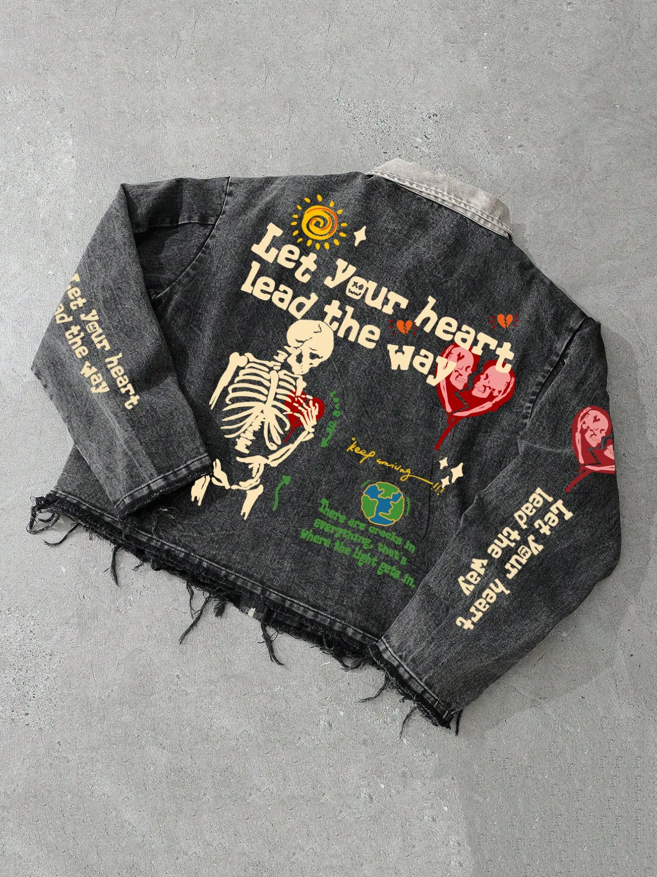 Vintage Streetwear Men Denim Trucker Jacket Full Graphic Skeleton & Slogan Print Raw Frayed Hem Zip Closure Side Pockets Sturdy Denim Outerwear For Young Men Daily Casual Weekend Hangout Outfit
