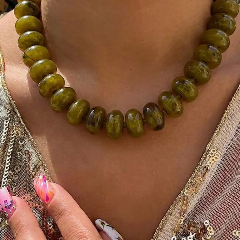 Dopamine Acrylic Beaded Necklace, Sexy Plain Design, Resin Material, All Seasons Wear, No Precious Metal Plating, Choking Hazard Free, Minimalist Necklaces