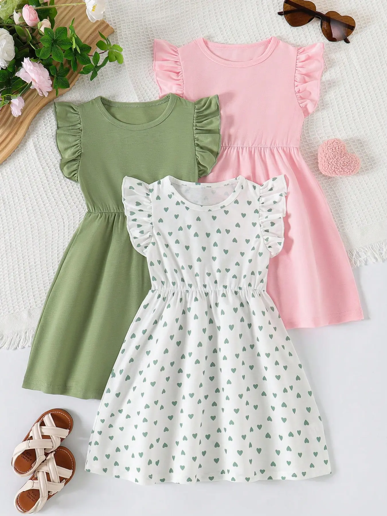 Young Girls Valentine's Day Summer New Fashion Fly Sleeve Heart Print Dress Set, Three-Piece Casual, Trendy and Comfortable