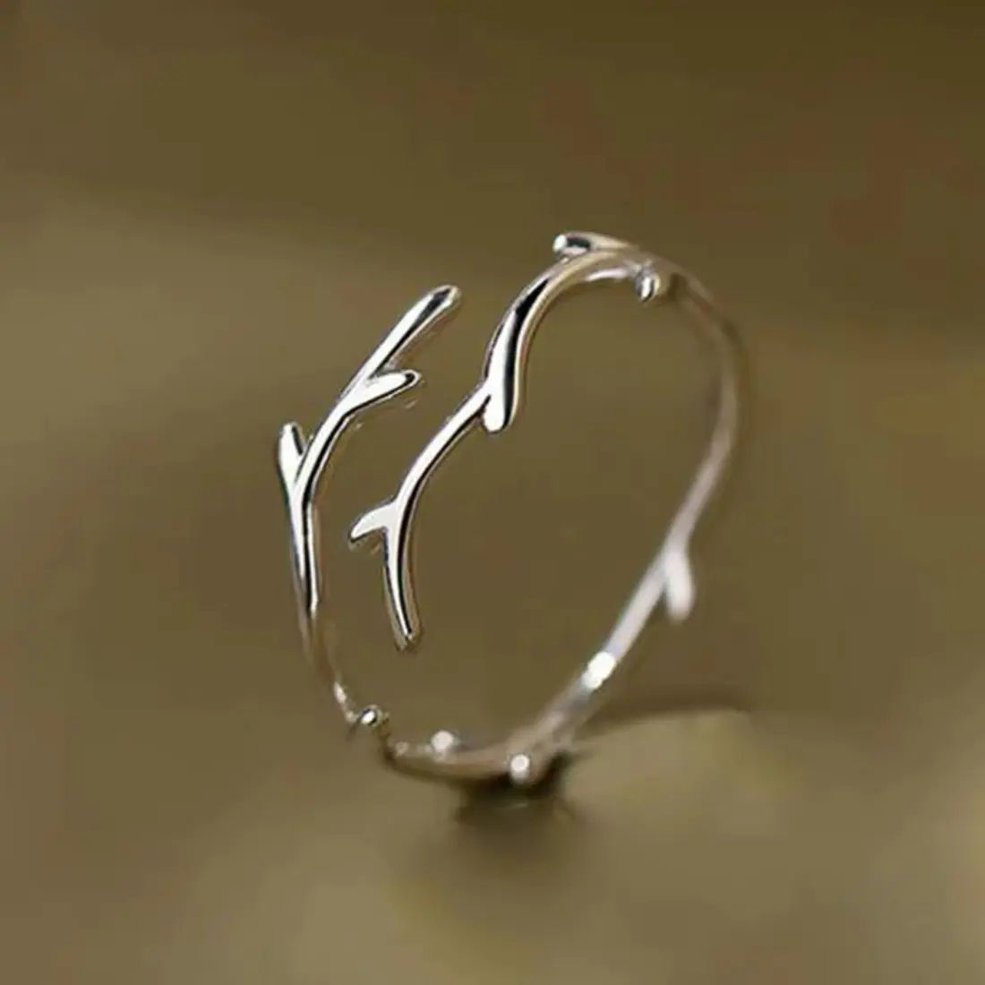 Boho Olive Leaf Ring for Women, Adjustable Open Statement Ring, Nature Inspired Silver Tone Jewelry, Elegant Botanical Fashion Accessory for Daily Wear, Parties, Vacations & Gift Giving