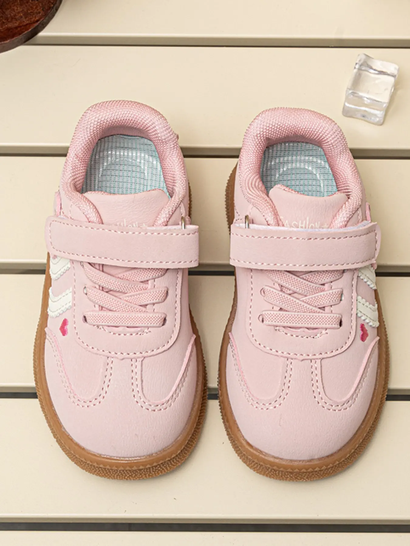 Girls' Heart Embroidered Training Shoes, Elegant Colorblock Design, Waterproof Rubber Sole, Non-Slip Velcro Closure, Spring & Fall Wear, Nonslip Trainers