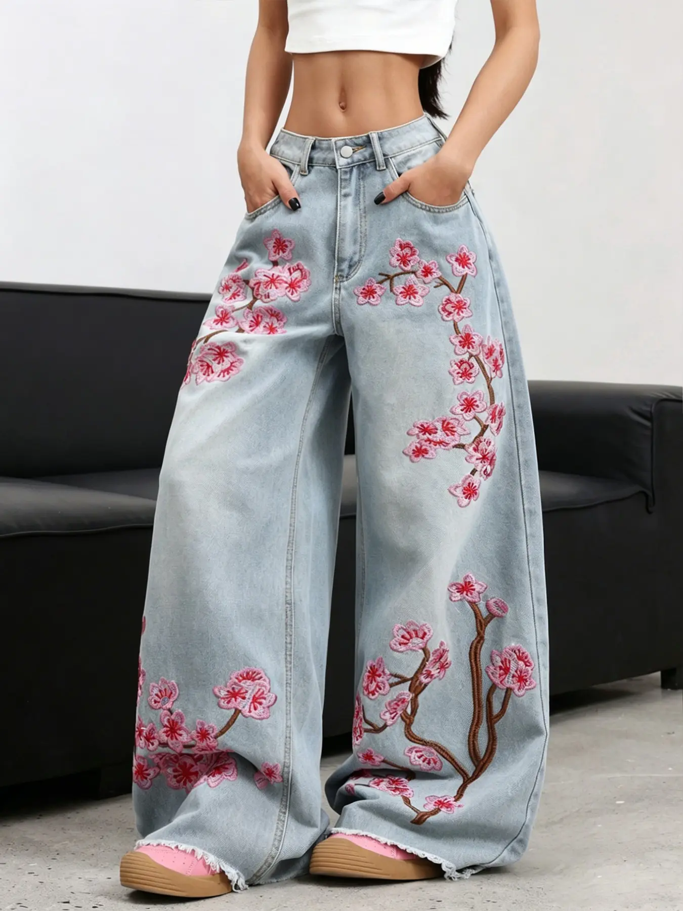 Women's Vintage Frayed Edge Design Washed Blue Floral Embroidery High Waist Wide Leg Jeans, Y2K Street Fashion, All Seasons, Casual & Commute