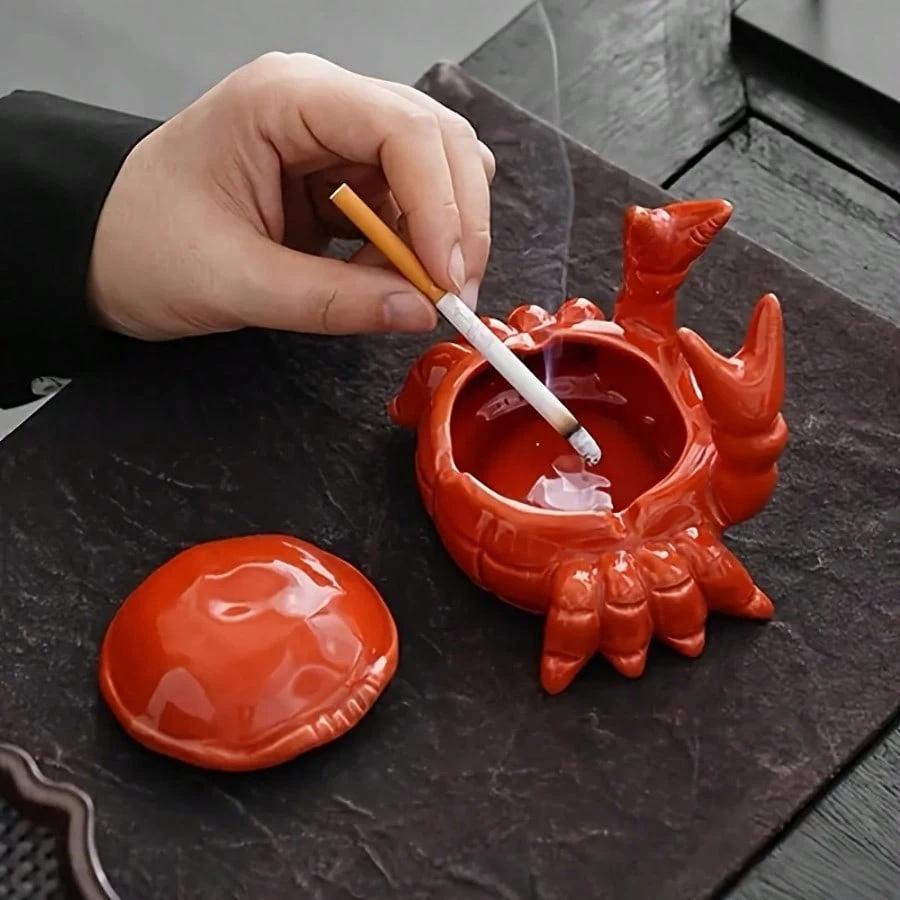 Household crab ashtray, a small tea set decoration for the office and living room, with a lid to prevent ash from scattering, a cute Chinese-style ornament