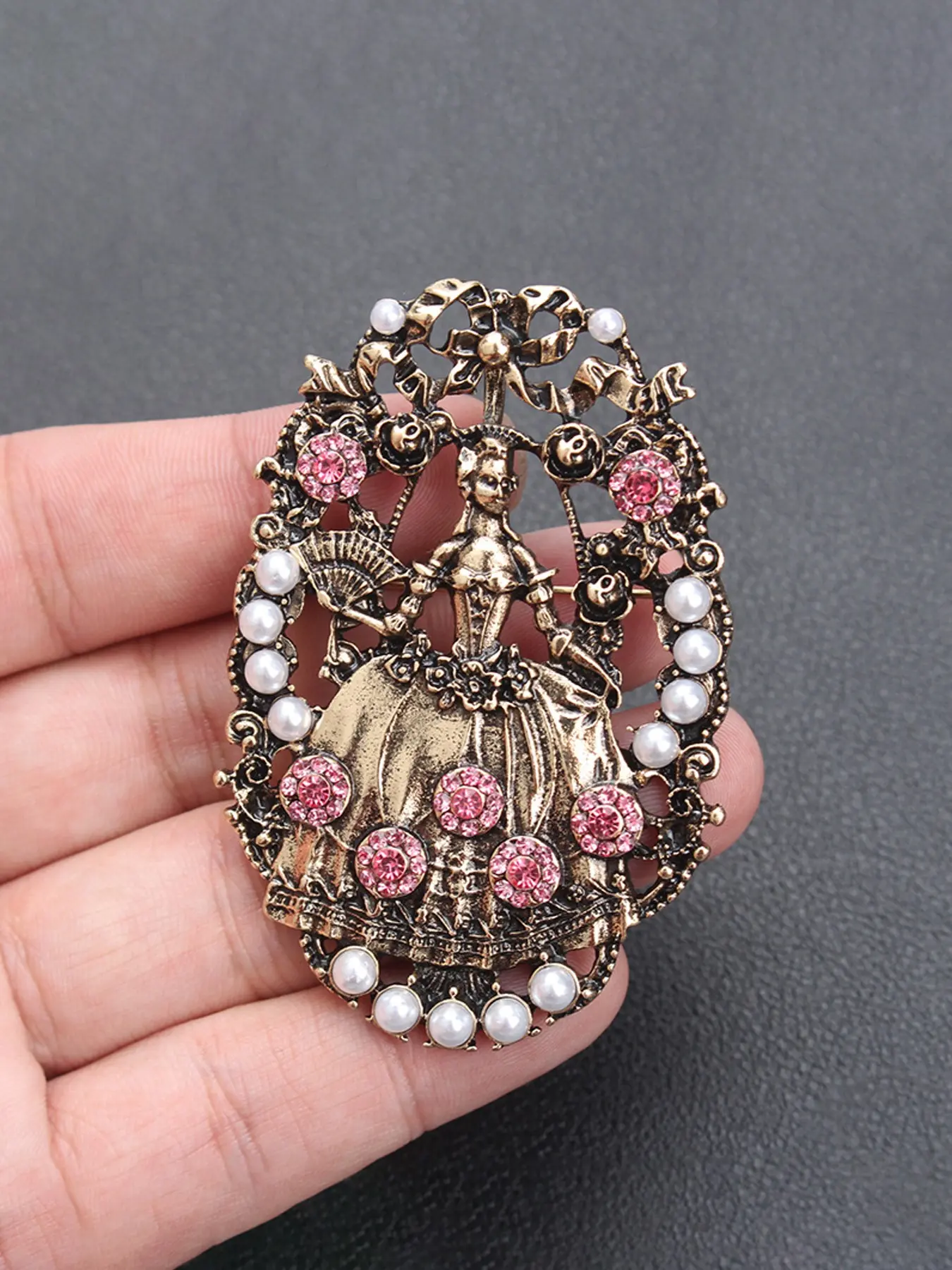 Vintage Courtly Style Antique Lady Elegant Brooch, Intricate Design Mid-Century Princess Floral Fashion Pin, Women's Accessory, Alloy Brooch Pin