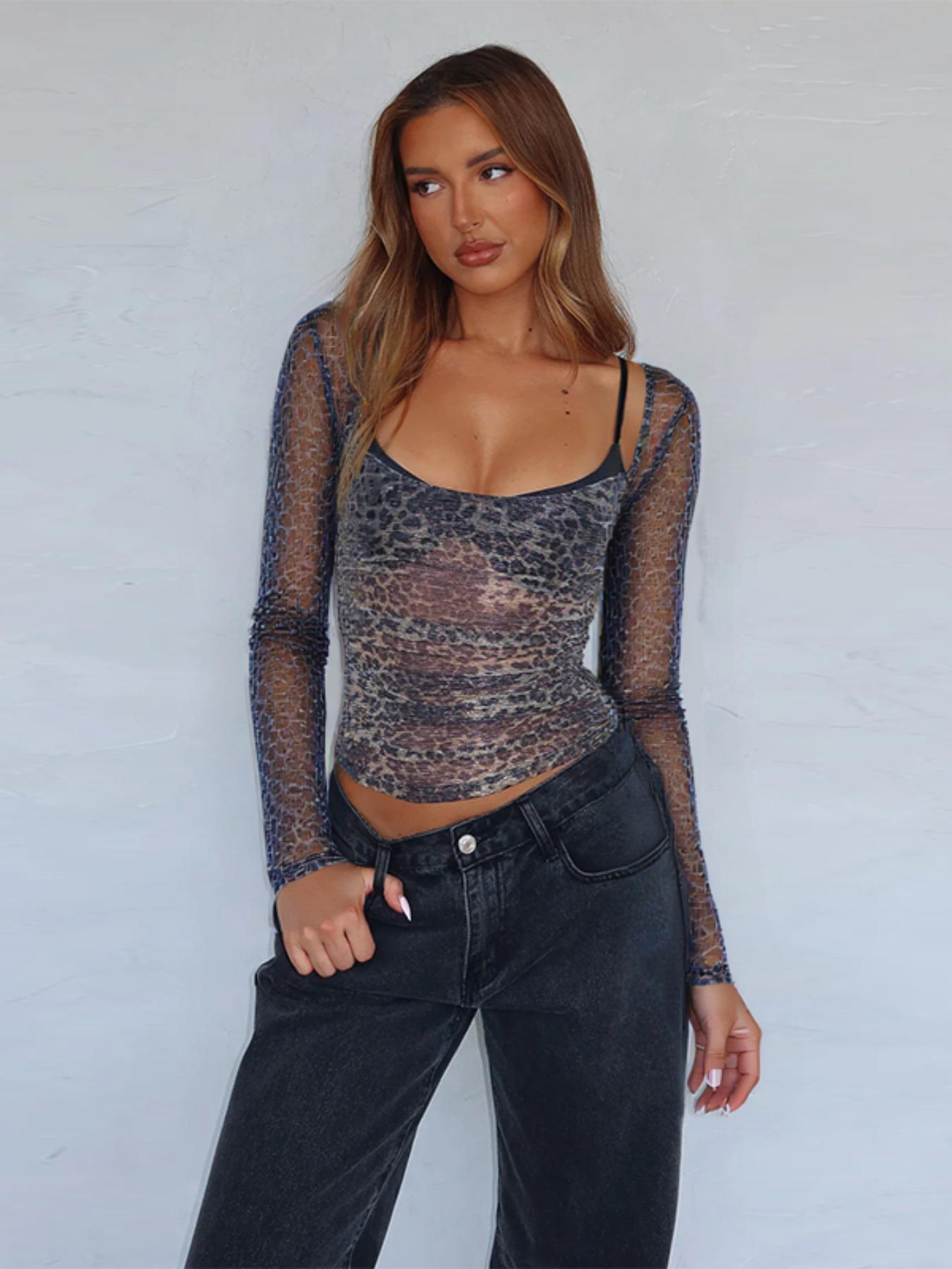 Leopard Print Long Sleeve Knit Top, Stylish Women's Casual Wear, Perfect for Daily, Trendy Animal Pattern Design