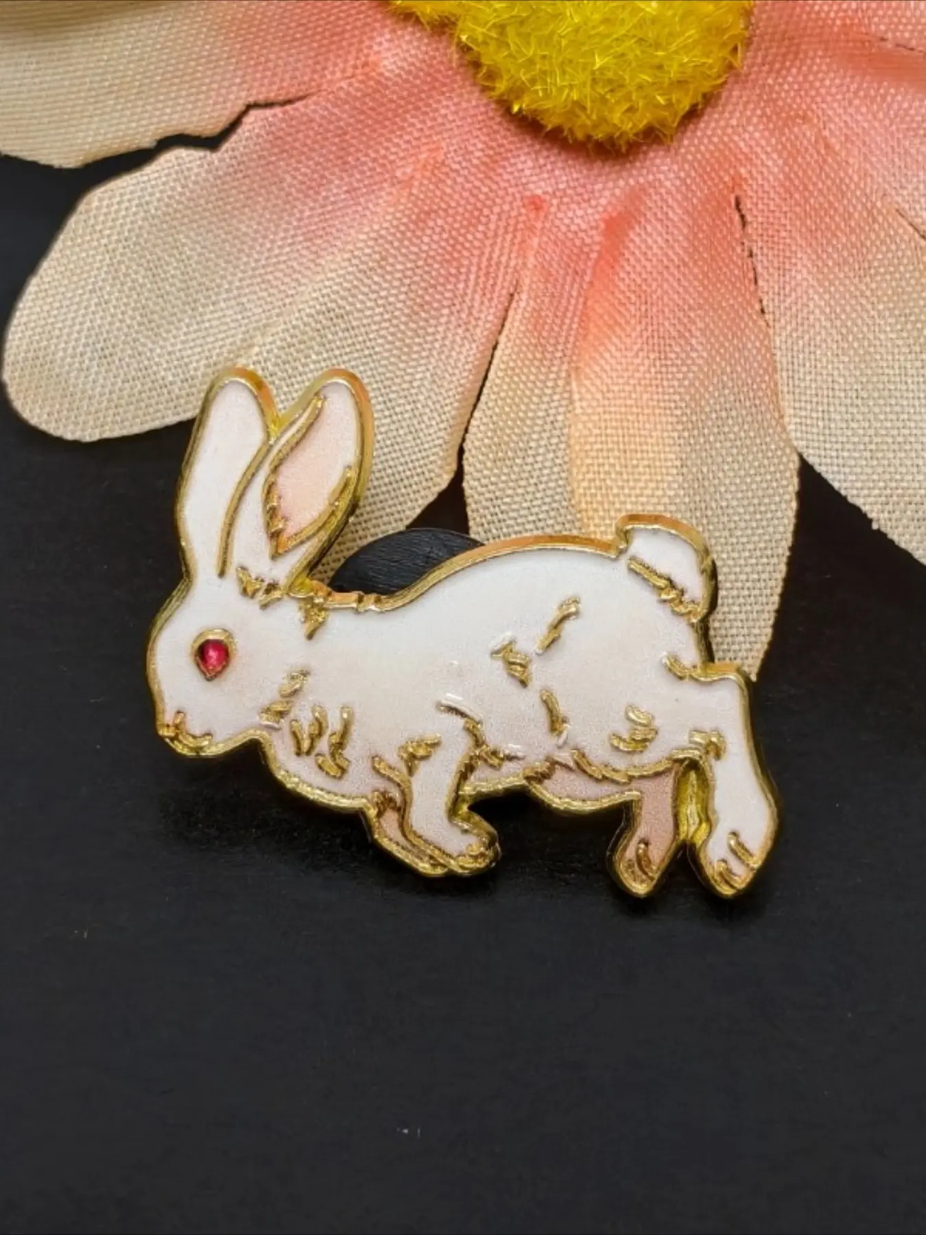 Cute White Rabbit Enamel Pin, Vintage Style Bunny Brooch with Gold Trim, Adorable Cottagecore Animal Lapel Pin, Backpack Jacket Badge, Gift for Rabbit Lovers