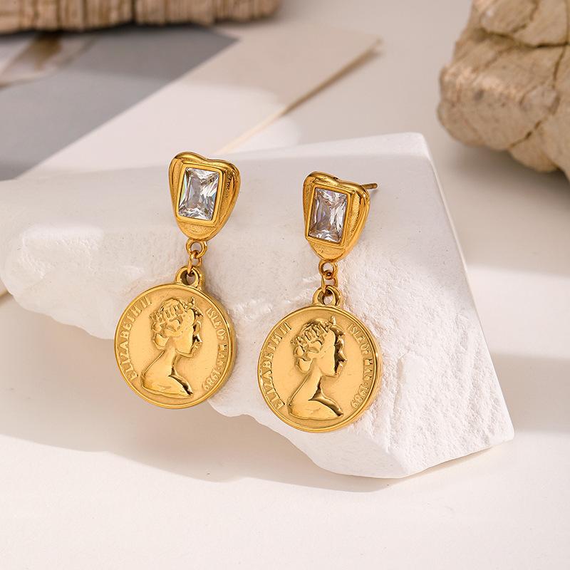 Geometric earrings for women, featuring a heart-shaped original design. These light luxury earrings are made from gold coins and titanium steel, and are suitable for everyday wear without easily fading in color.