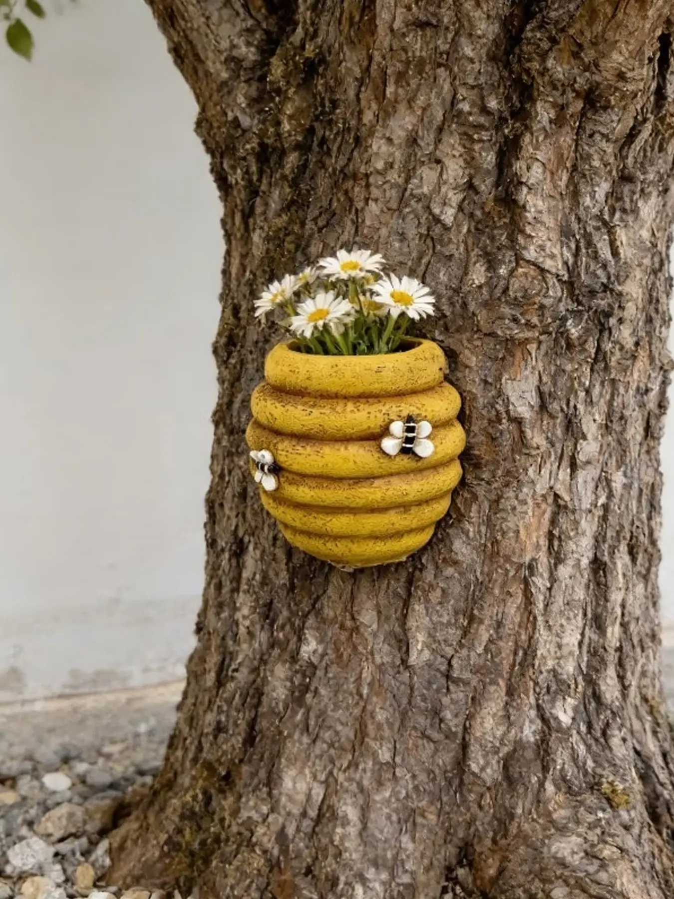 Resin Honeycomb Wall-Mounted Flower Pot, Bee Accents Decorative Planter, Indoor Outdoor Succulent Holder, Garden Terrace Gift
