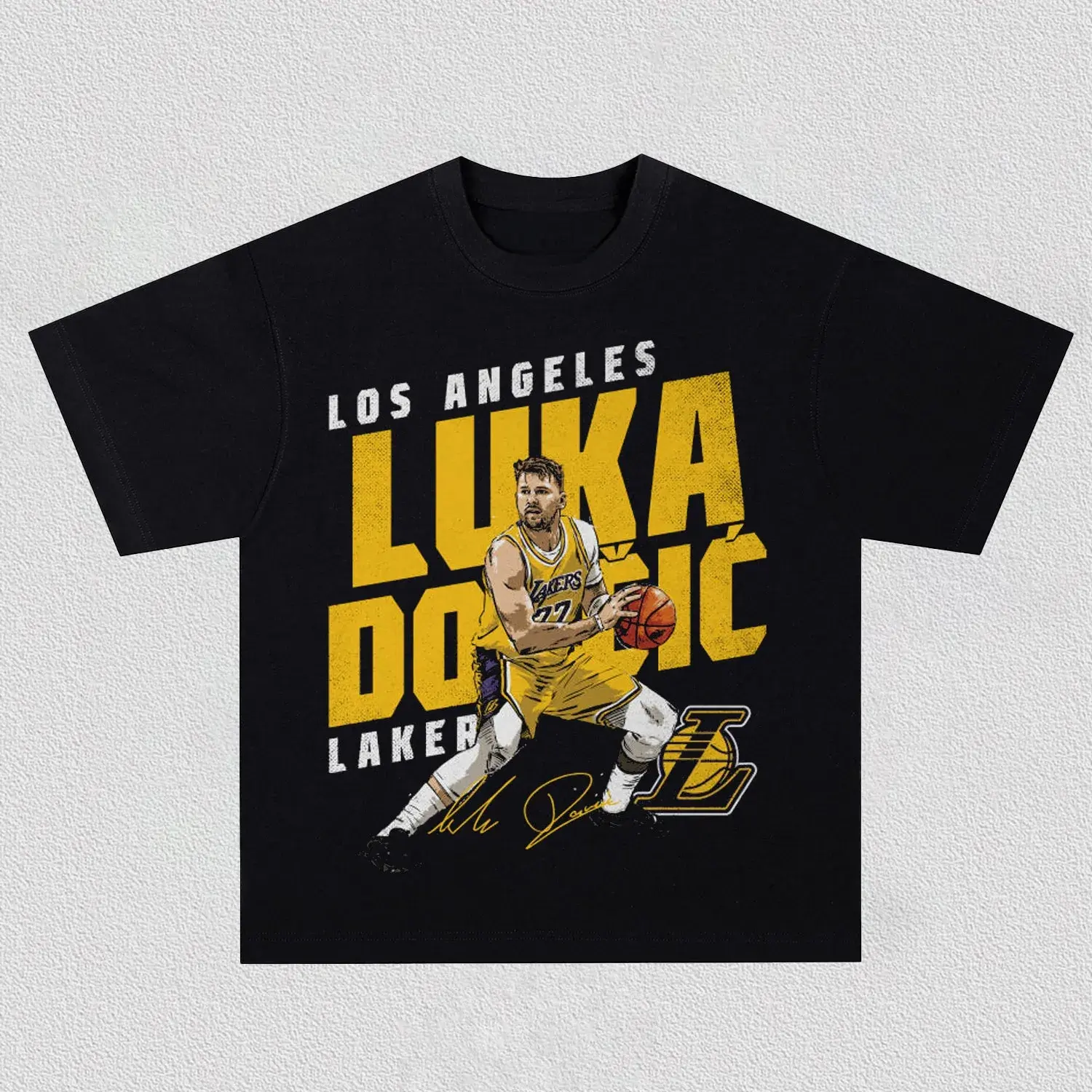 Retro Grunge Luka Dončić Playing Pose Giant Letter Print Hand Signature Los Angeles Lakers Team Mark Loose Box Fit Unisex Sports Streetwear Tee