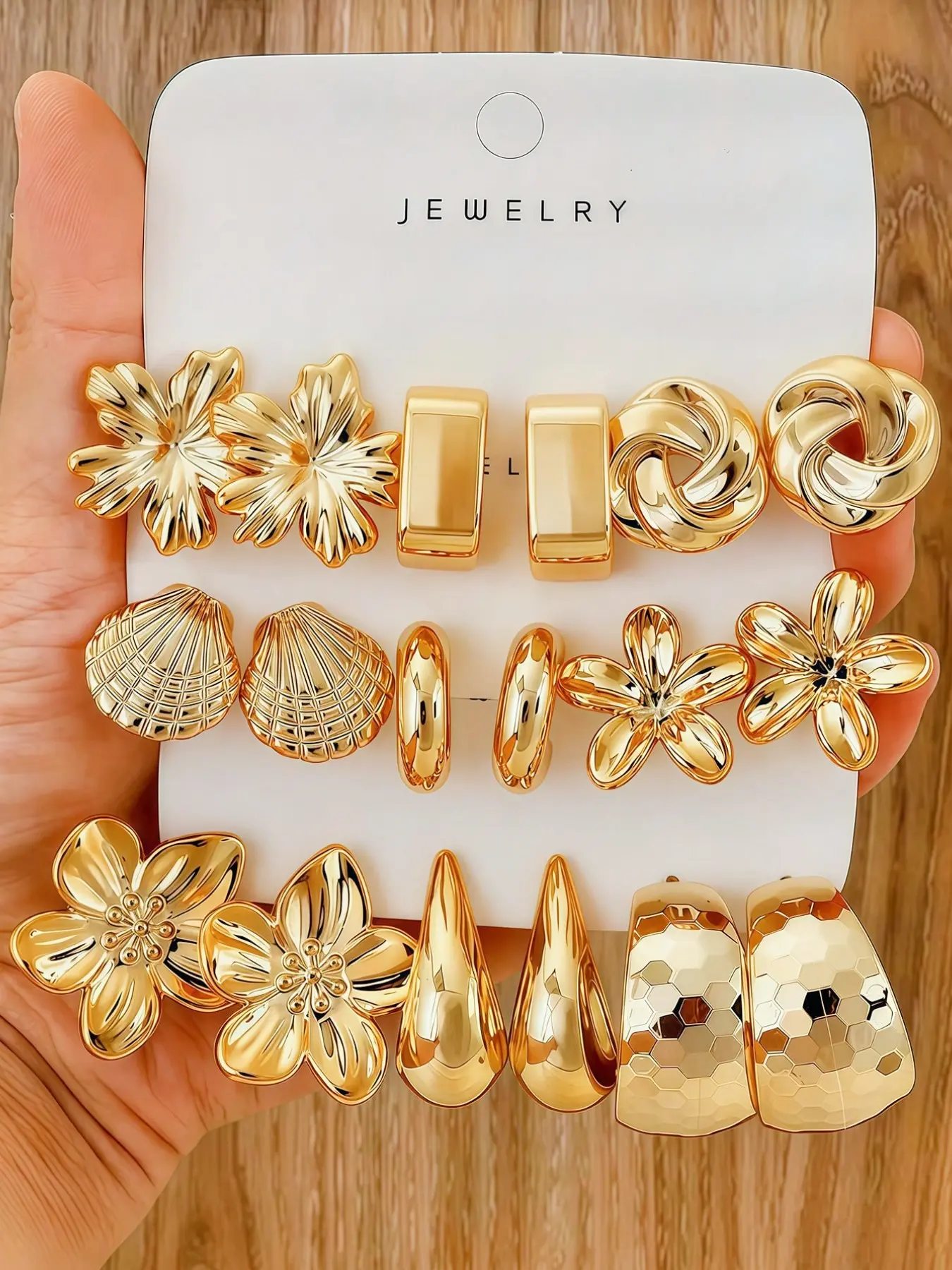 9 Pairs Gold Chunky Stud Earrings Set for Women, Statement Floral Stud Earrings, Shell, Knot & Geometric Earrings, Lightweight Everyday Jewelry, Vacation & Party Accessories, Quiet Luxury, Old Money Aesthetic