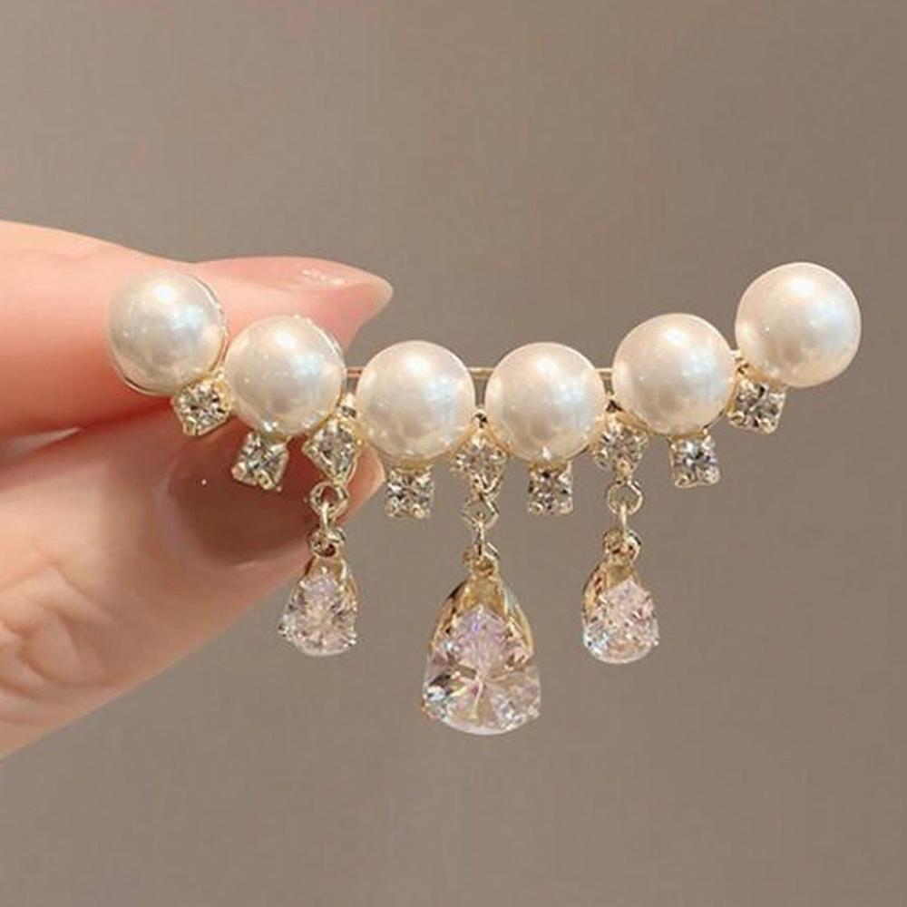 1 piece of high-end elegant faux pearl Bohemian style tassel brooch, delicate accessory for sweaters/suits, anti-revealing brooch for securing clothing, decorative brooch for women's dresses, clothing and bag accessory, backpack and school office decorati