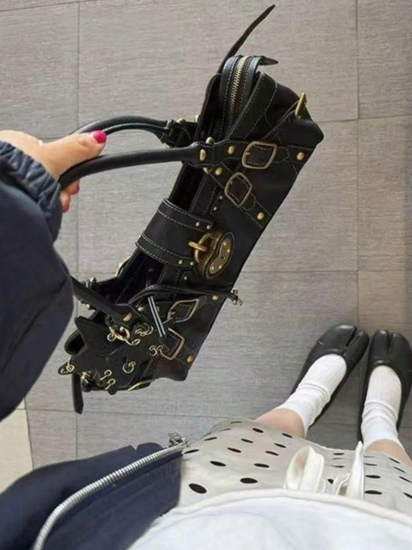 Vintage Y2K Gothic Moto Shoulder Bag Soft Black Grain PU Leather Long Underarm Handbag Decorated with Antique Gold Heart Lock Star Charm Metal Rivets Adjustable Buckle Drawstring Ruched Side Streetwear Purse, Casual Everyday Bag for Women
